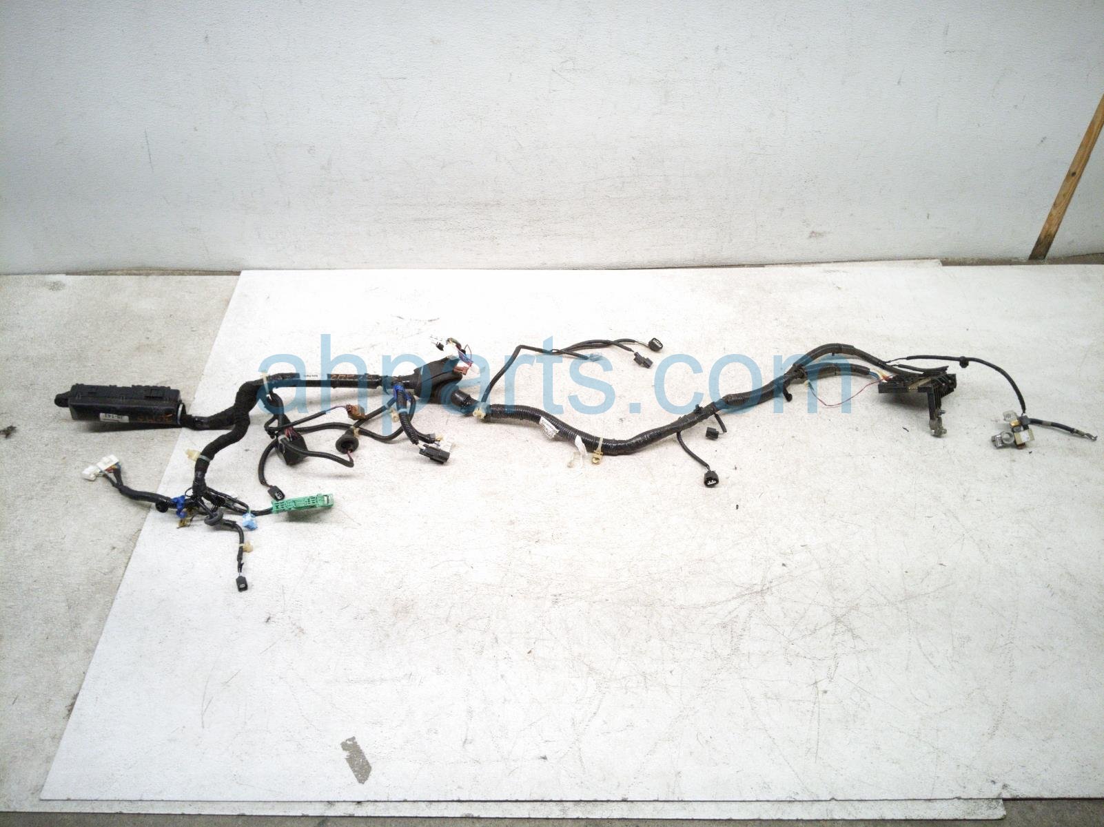 $195 Honda LH ENGINE ROOM HARNESS - TOURING