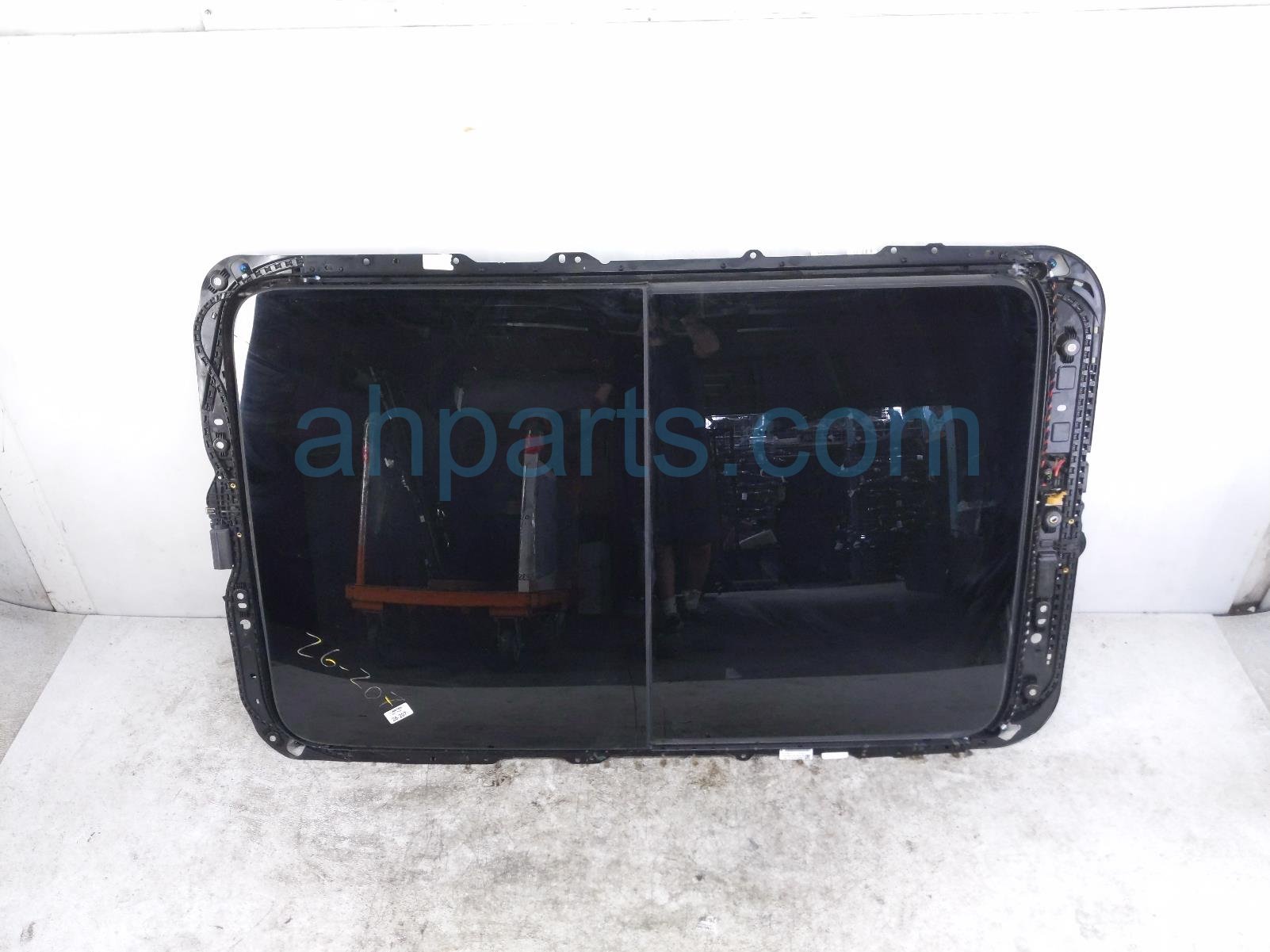 Volkswagen PANORAMIC SUNROOF ASSEMBLY *