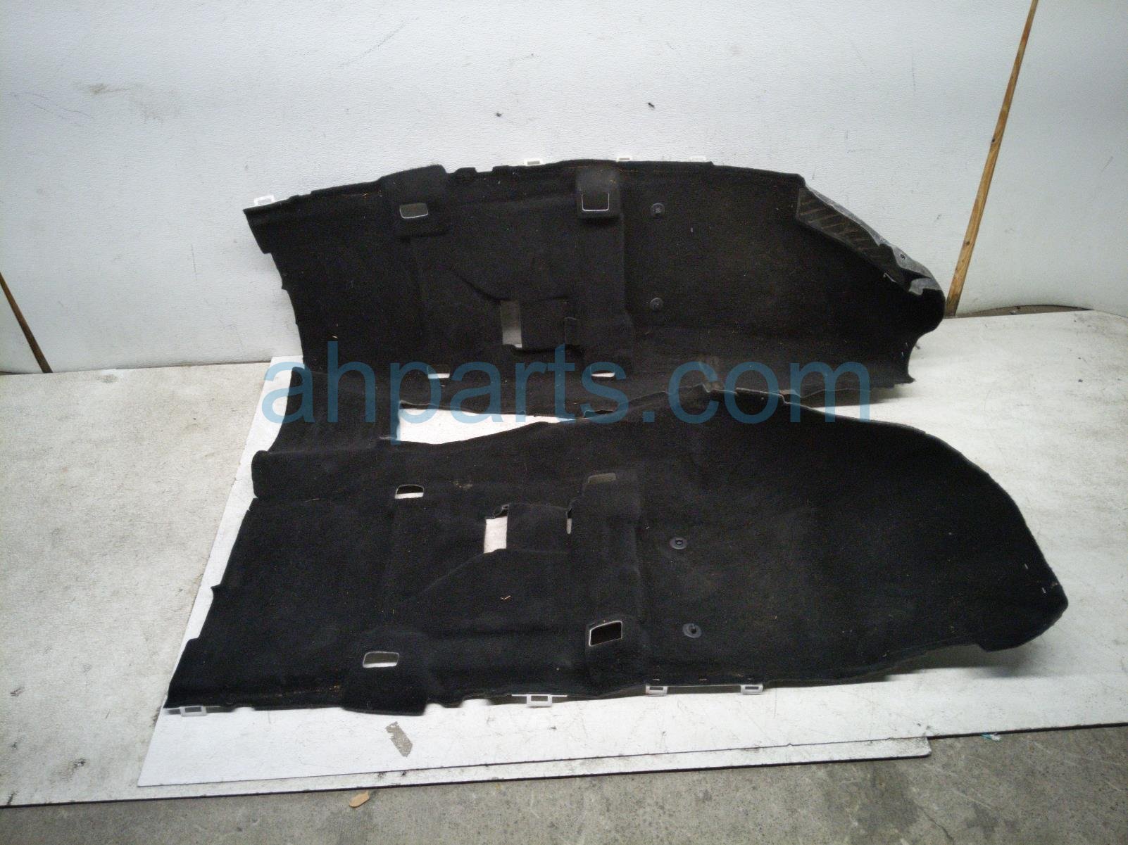 Toyota FRONT AND REAR FLOOR CARPET - BLACK