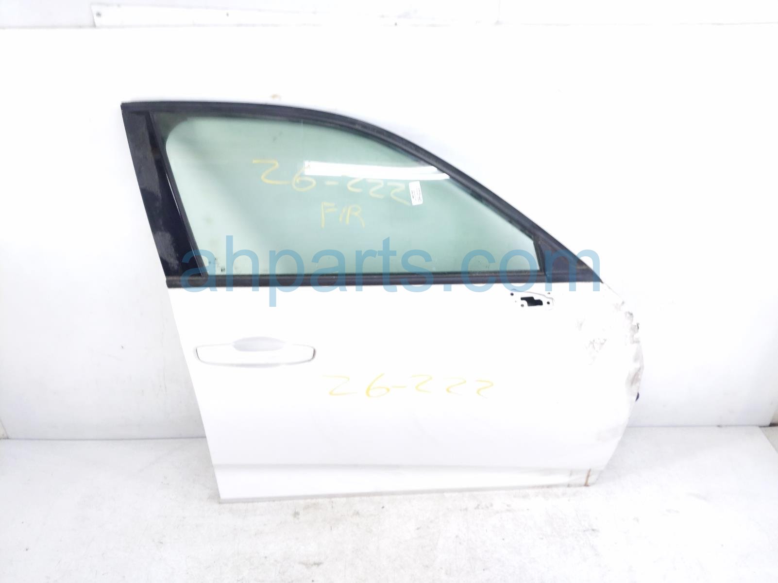 Acura FR/RH DOOR - WHITE - NO MIRROR/TRIM*
