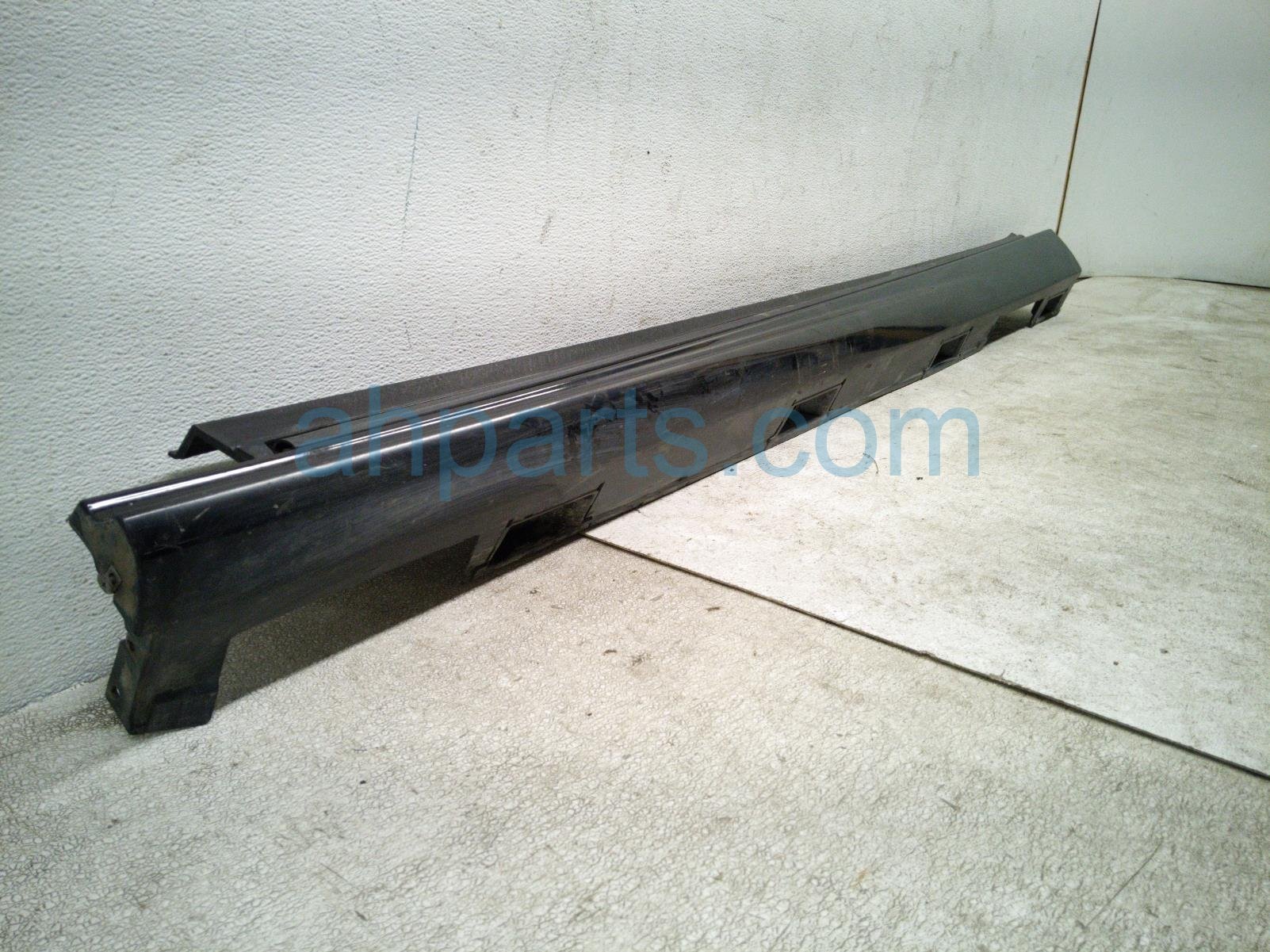 2024 Honda Accord Rocker Trim Driver Side Skirt / Molding White 71850 30A A61 Replacement 2024 Honda Accord Rocker Trim Driver Side Skirt / Molding White 71850 30A A61 Replacement thumbnail