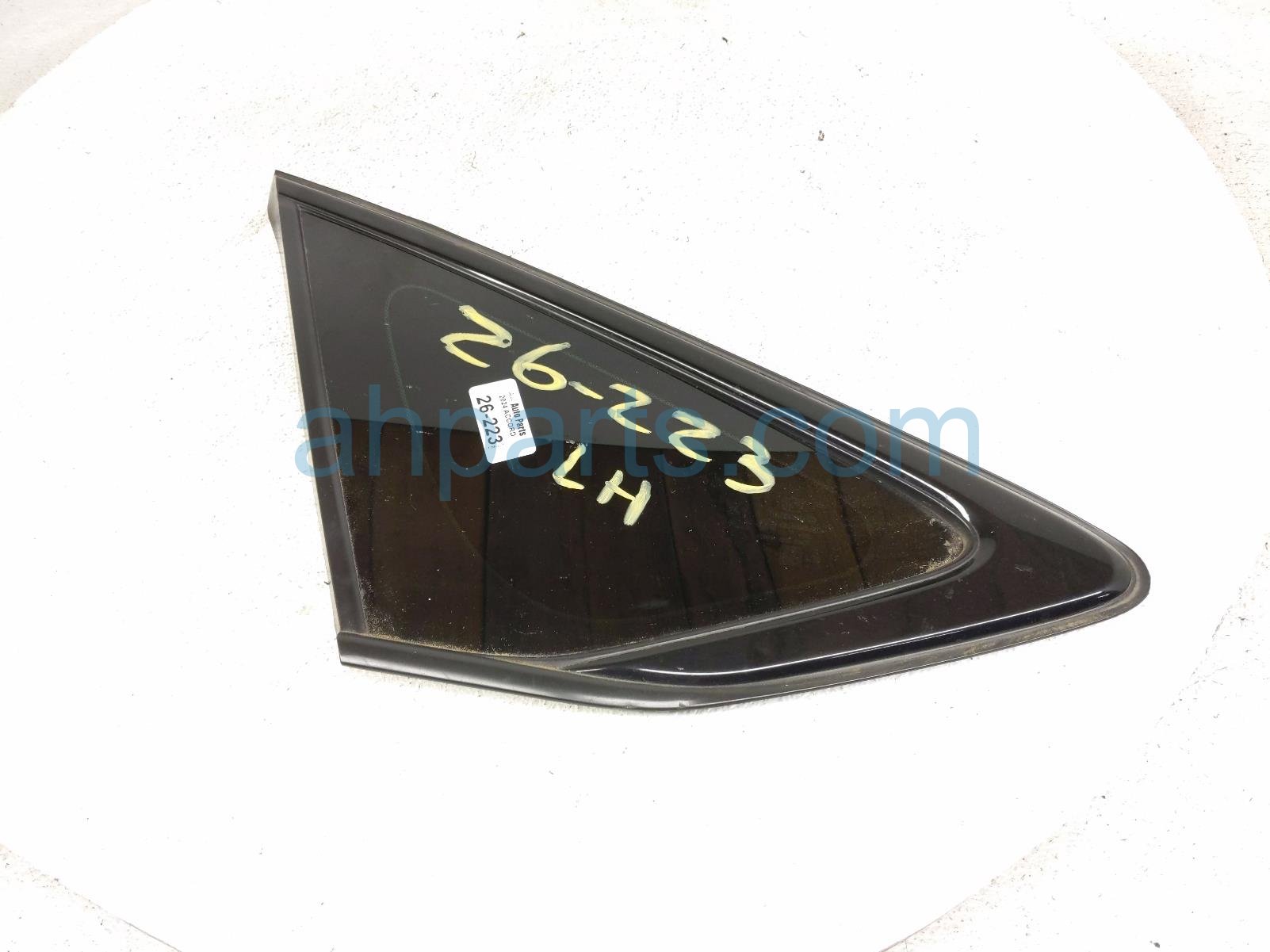Honda LH QUARTER WINDOW GLASS