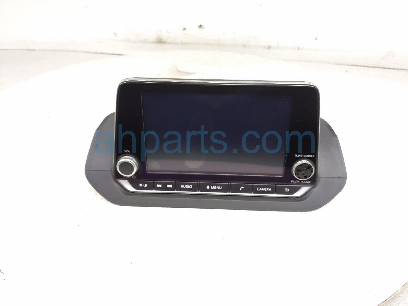 Nissan RADIO RECEIVER + DISPLAY ASSY