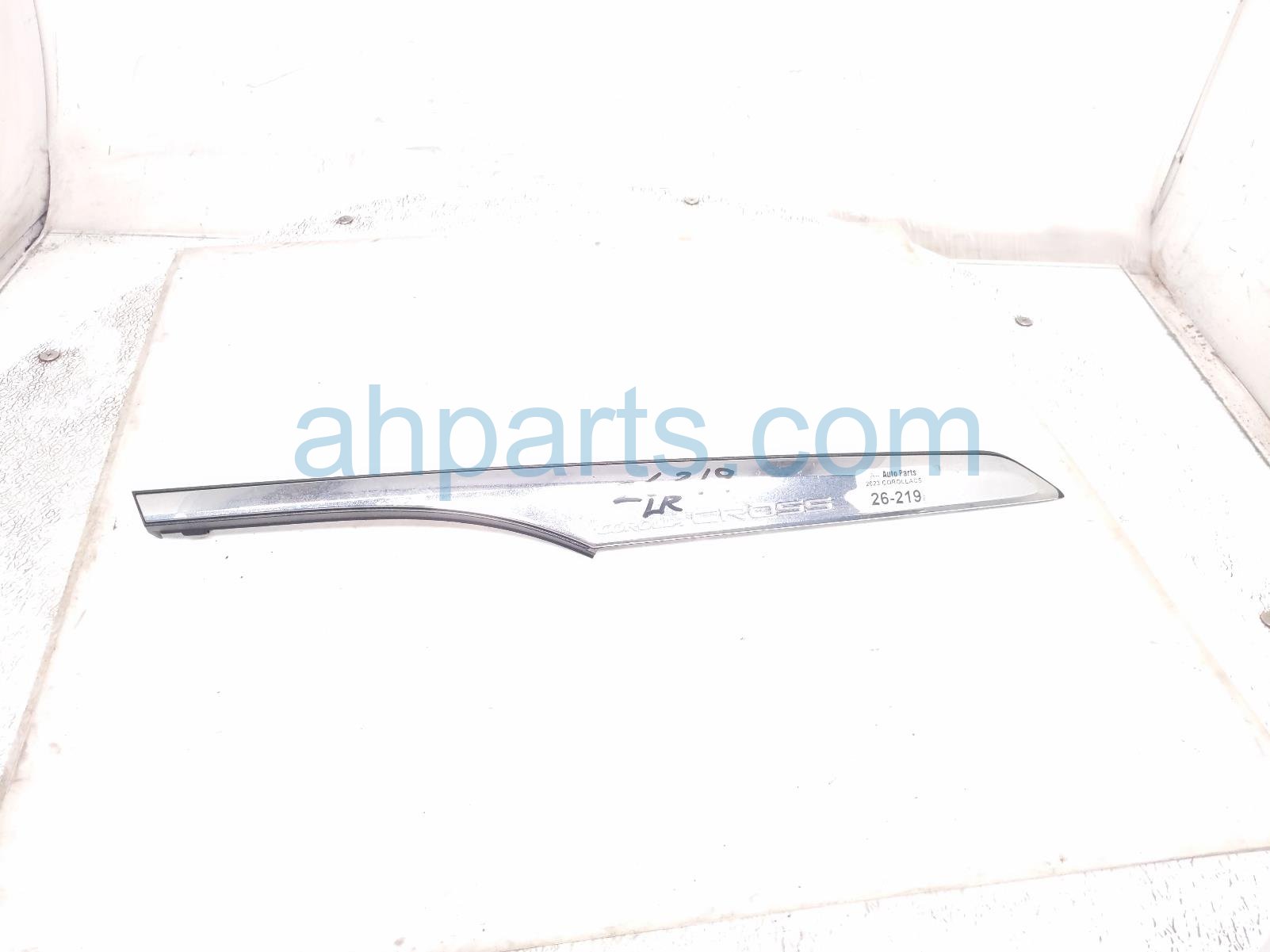 Toyota QUARTER LH CHROME GARNISH - ON BODY