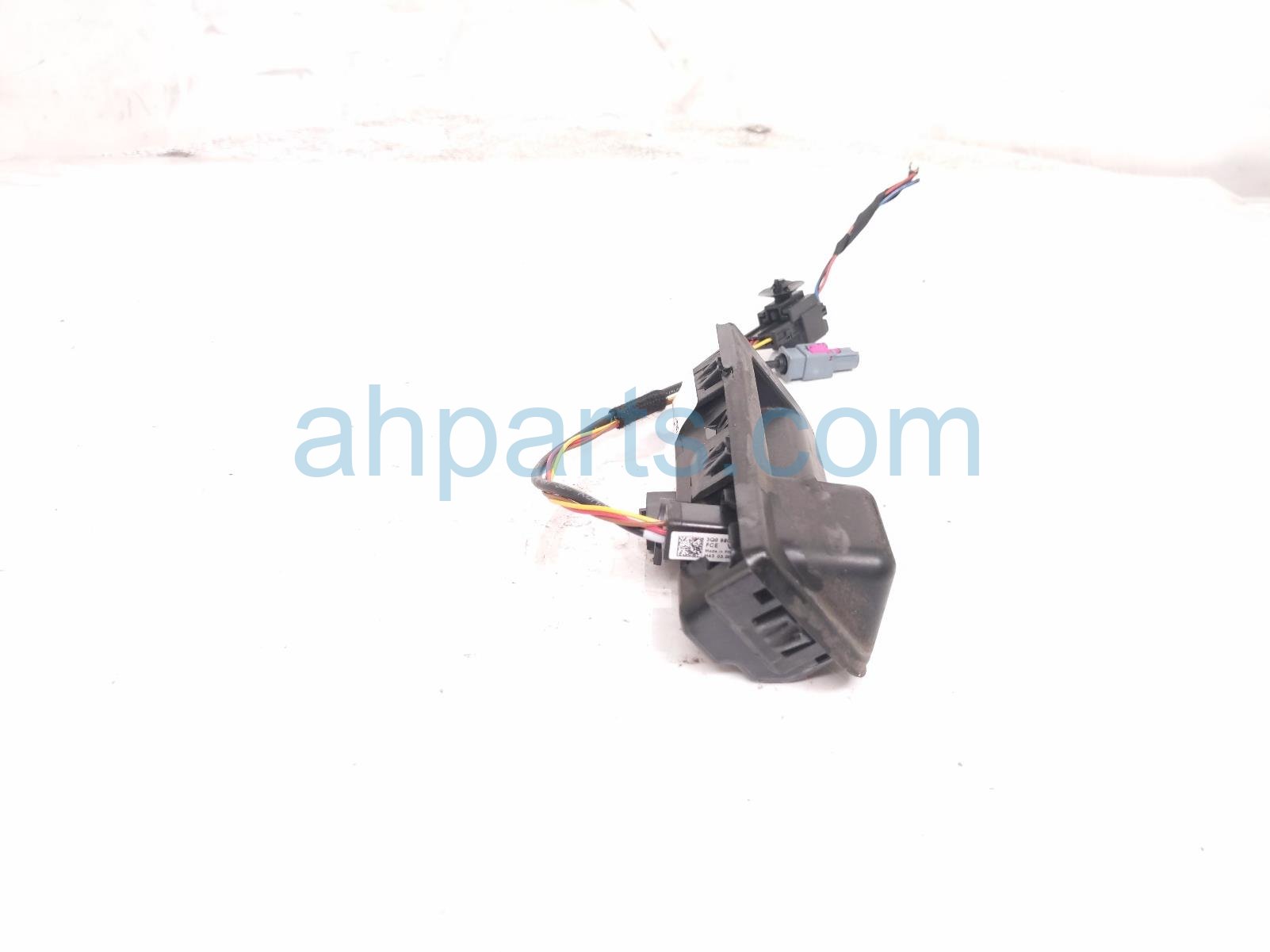 2023 Volkswagen Taos Outside/exterior Door Handle Rear Backup Camera 2GJ 827 566 B 02S Replacement 2023 Volkswagen Taos Outside/exterior Door Handle Rear Backup Camera 2GJ 827 566 B 02S Replacement thumbnail