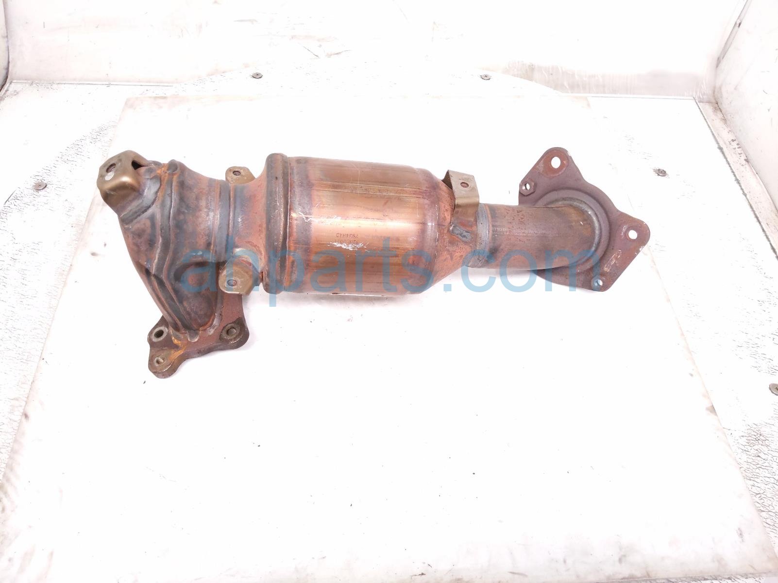 EXHAUST MANIFOLD - 2.4L - FED