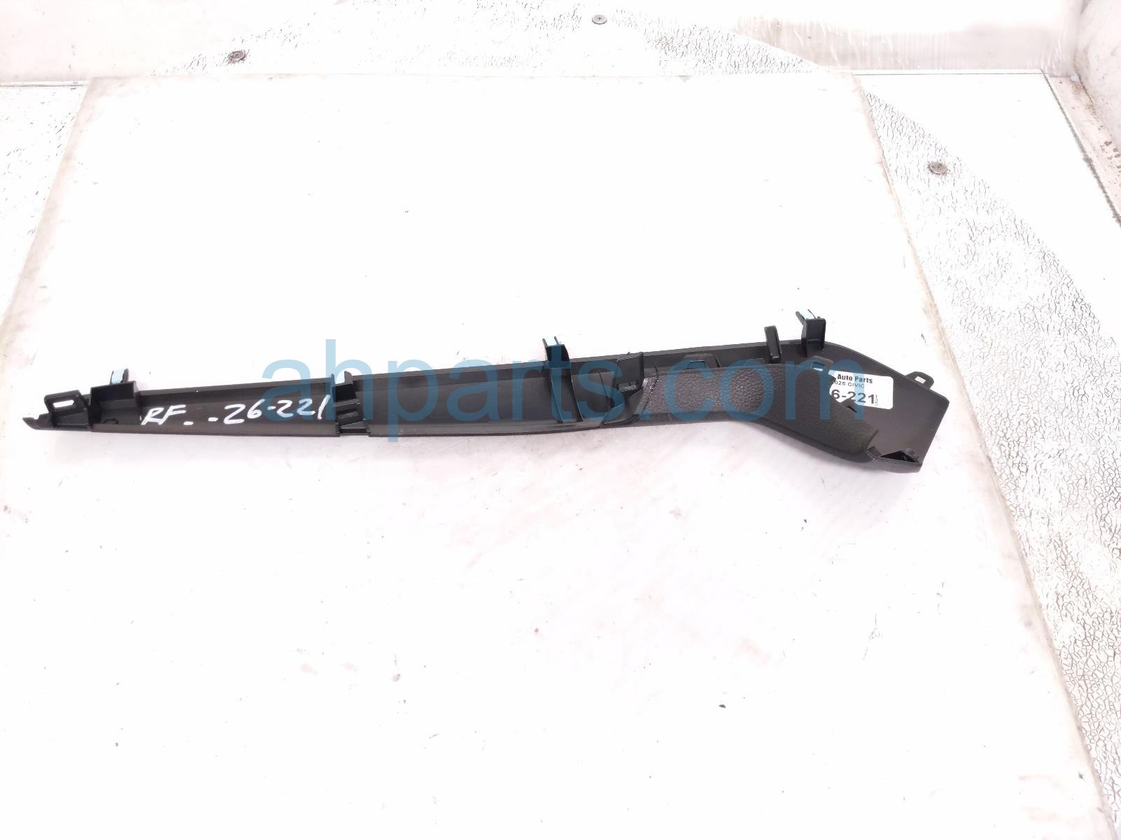 Honda RH CONSOLE SIDE TRIM GARNISH-BLK
