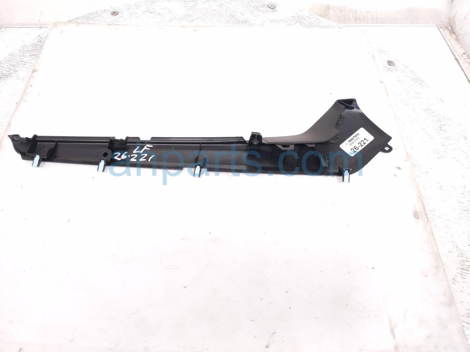 Honda LH CONSOLE SIDE TRIM GARNISH - BLK