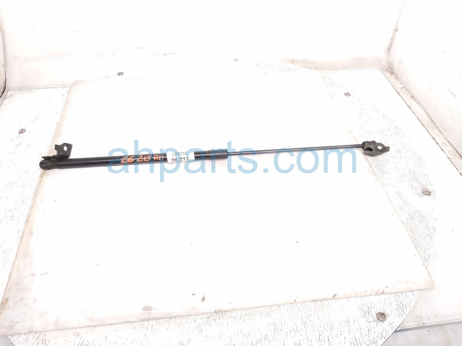 Toyota FR/RH HOOD STRUT / LIFT CYLINDER
