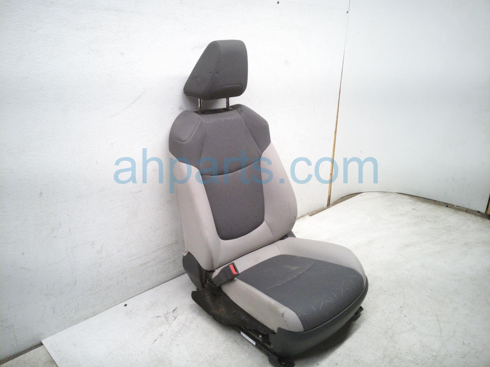 2024 Toyota Rav 4 Front Driver Seat Grey Blown Airbag 71074 0R530 B1 Replacement 2024 Toyota Rav 4 Front Driver Seat Grey Blown Airbag 71074 0R530 B1 Replacement thumbnail