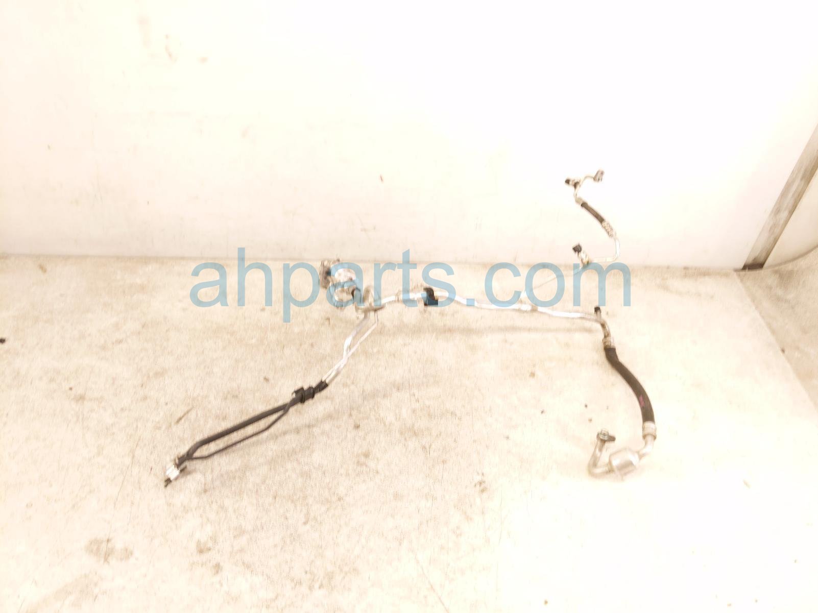 2024 Hyundai Santa Fe Ac Hose Pipe A/c Suction Line 2.5l Awd 97777 R6000 Replacement 2024 Hyundai Santa Fe Ac Hose Pipe A/c Suction Line 2.5l Awd 97777 R6000 Replacement thumbnail
