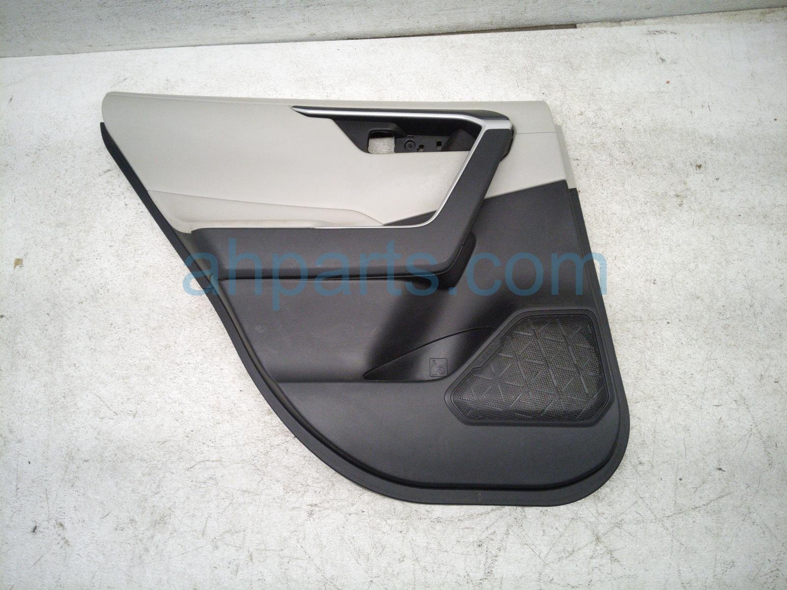 Toyota RR/LH INTERIOR DOOR PANEL - GREY