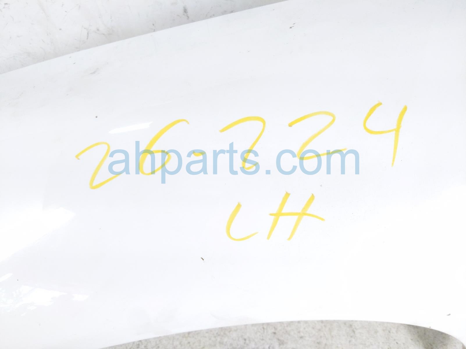 2011 Porsche Panamera Front Driver Fender White 970 503 031 04 GRV Replacement 2011 Porsche Panamera Front Driver Fender White 970 503 031 04 GRV Replacement thumbnail
