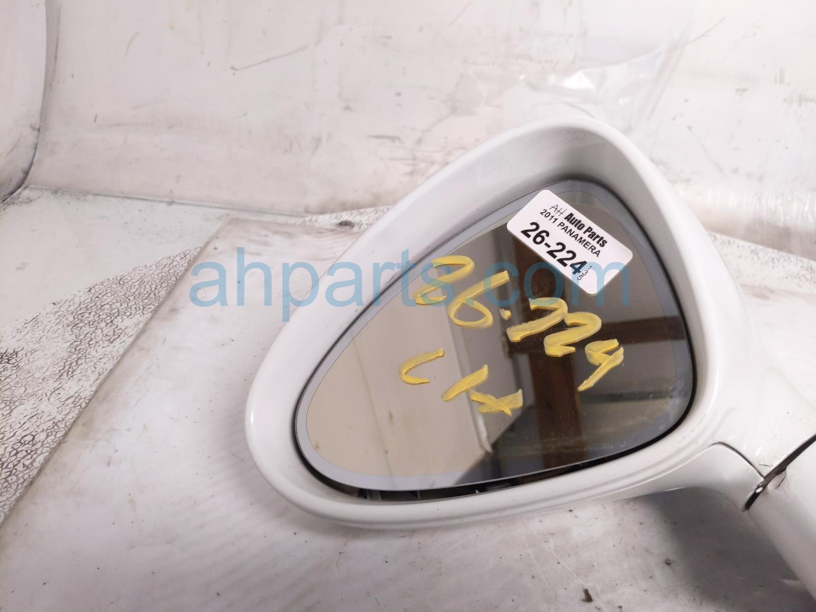 2011 Porsche Panamera Rear Driver Side View Mirror White 970 731 619 00 G2L Replacement 2011 Porsche Panamera Rear Driver Side View Mirror White 970 731 619 00 G2L Replacement thumbnail