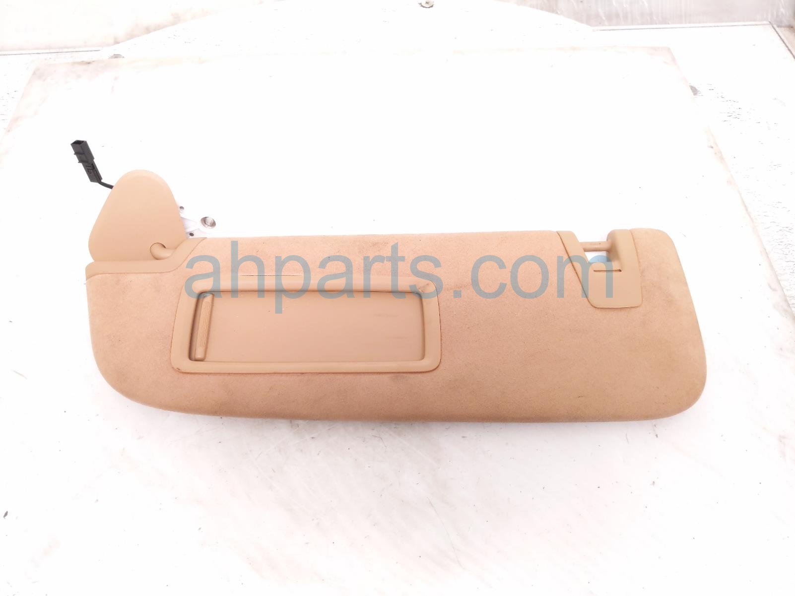 2011 Porsche Panamera Driver Sun Visor Tan 970 731 031 20 9U1 Replacement 2011 Porsche Panamera Driver Sun Visor Tan 970 731 031 20 9U1 Replacement thumbnail