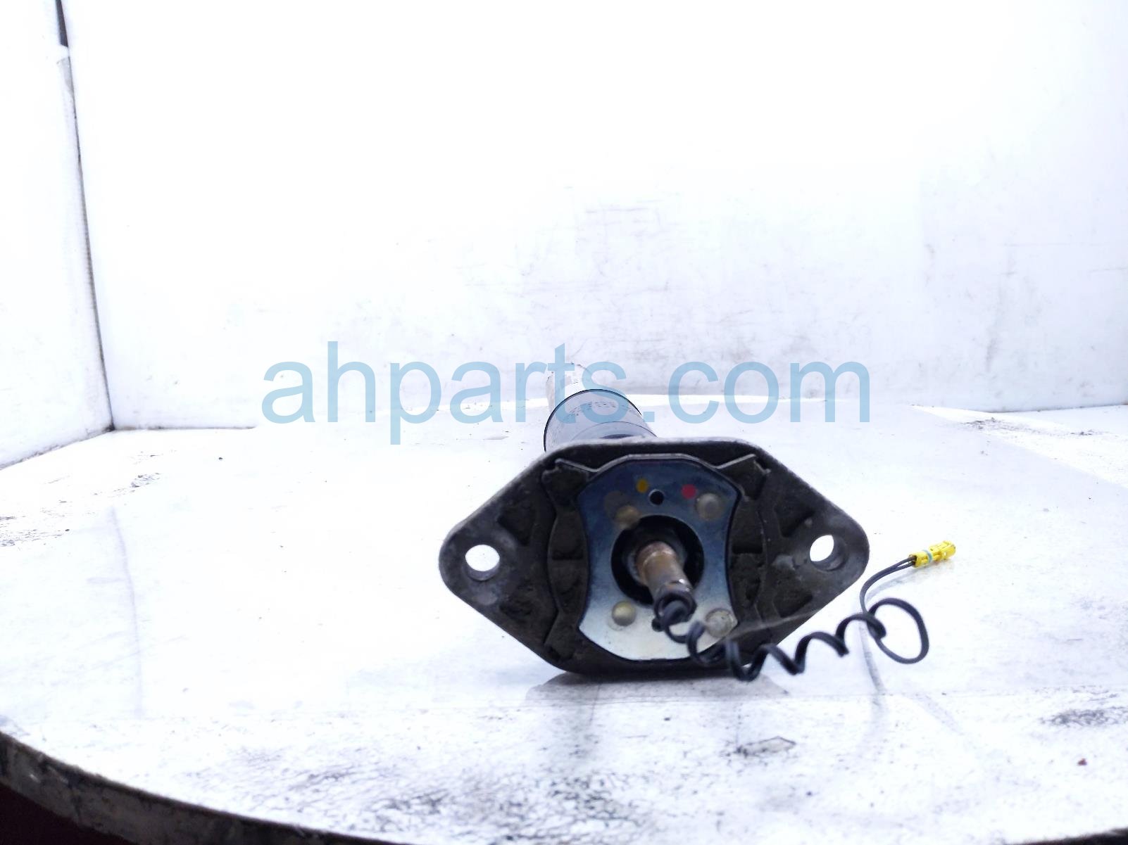 2011 Porsche Panamera Strut / Spring / Rear Driver Shock Absorber 970 333 041 32 Replacement 2011 Porsche Panamera Strut / Spring / Rear Driver Shock Absorber 970 333 041 32 Replacement thumbnail