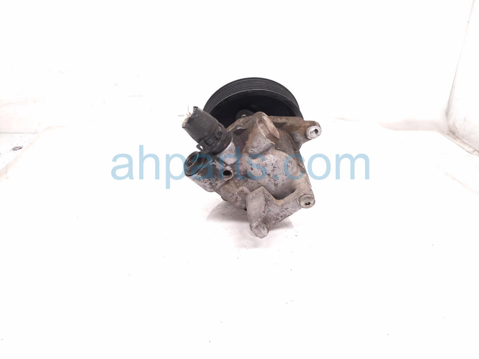 2011 Porsche Panamera Power Steering Pump 970 359 051 04 Replacement 2011 Porsche Panamera Power Steering Pump 970 359 051 04 Replacement thumbnail