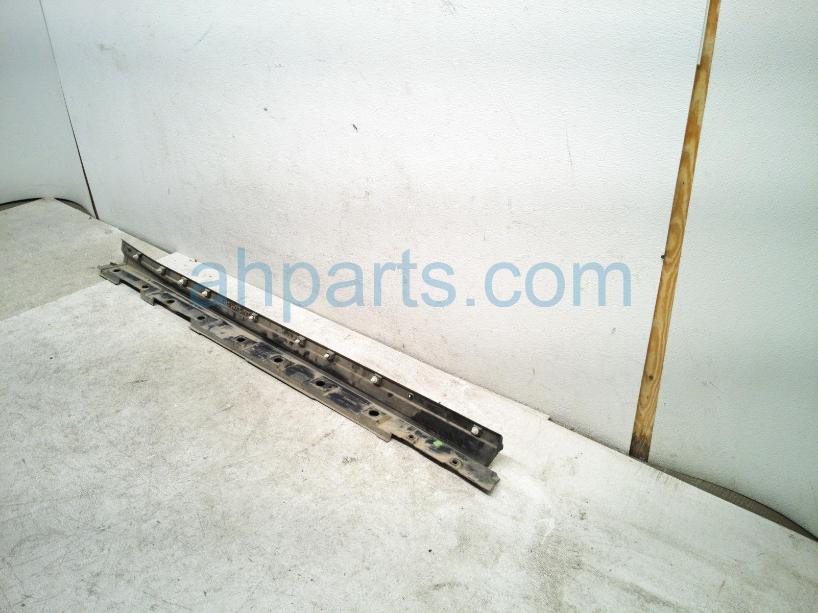 2022 Toyota Prius Rocker Trim Passenger Side Skirt / Molding Red 75850 47030 D1 Replacement 2022 Toyota Prius Rocker Trim Passenger Side Skirt / Molding Red 75850 47030 D1 Replacement thumbnail
