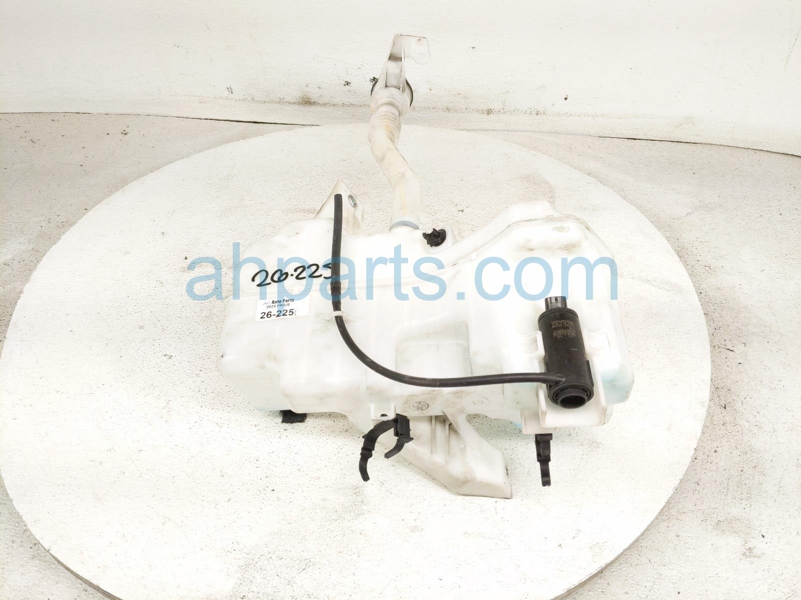 Toyota WINDSHIELD WASHER RESERVOIR TANK