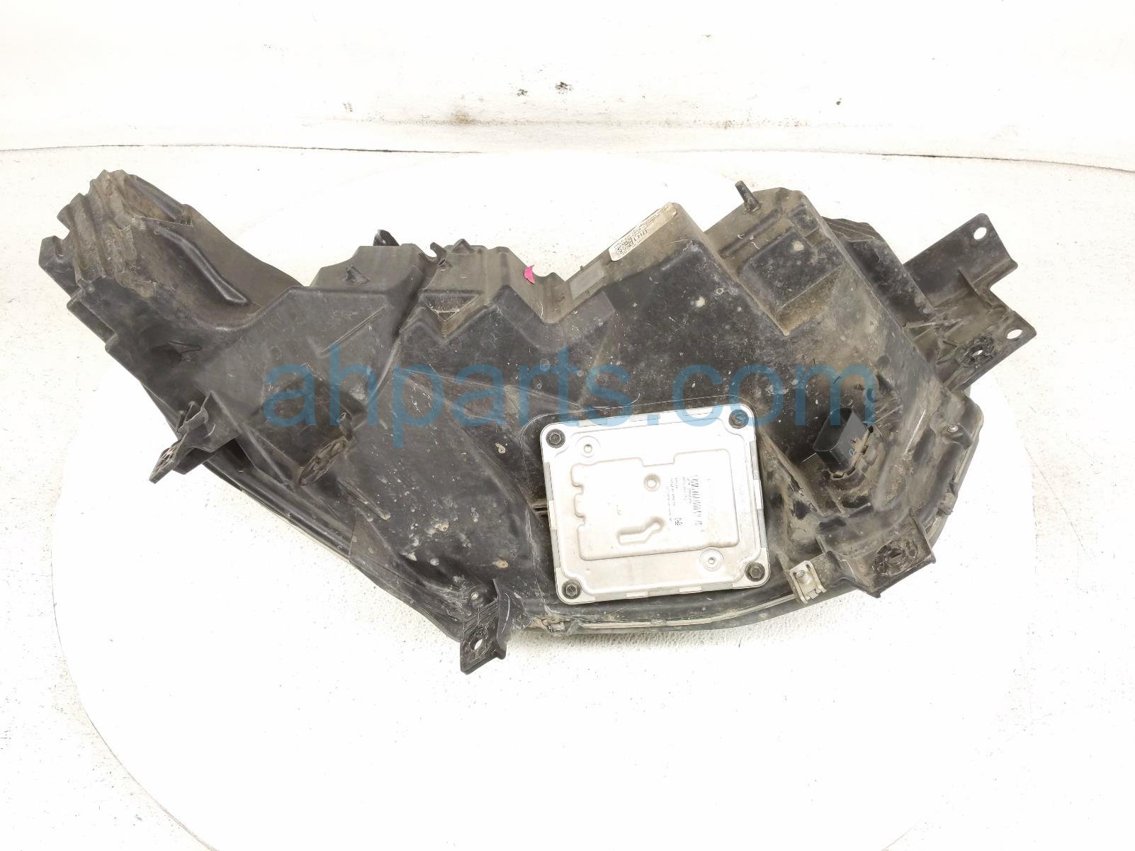 2020 Ford Explorer Headlight Driver Headlamp / Light *crack MB5Z 13008 AU Replacement 2020 Ford Explorer Headlight Driver Headlamp / Light *crack MB5Z 13008 AU Replacement thumbnail