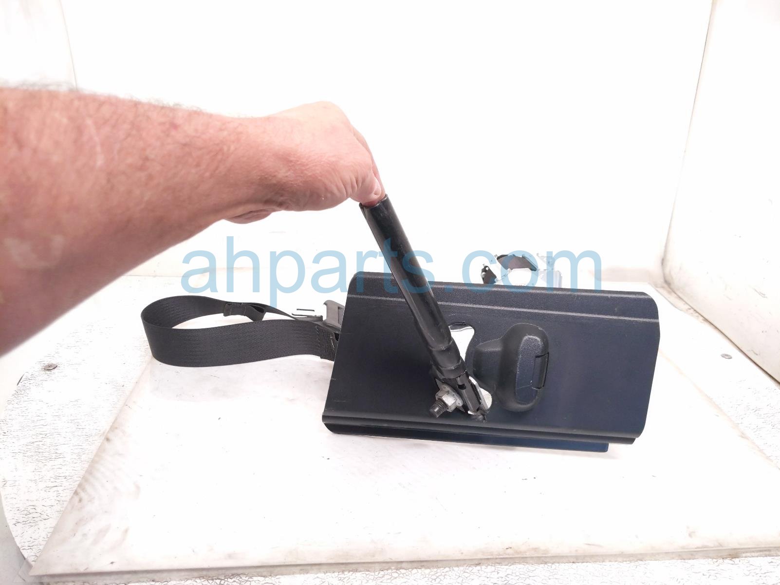 2020 Ford Explorer Front Driver Seat Belt Black LB5Z 78611B09 DA Replacement 2020 Ford Explorer Front Driver Seat Belt Black LB5Z 78611B09 DA Replacement thumbnail