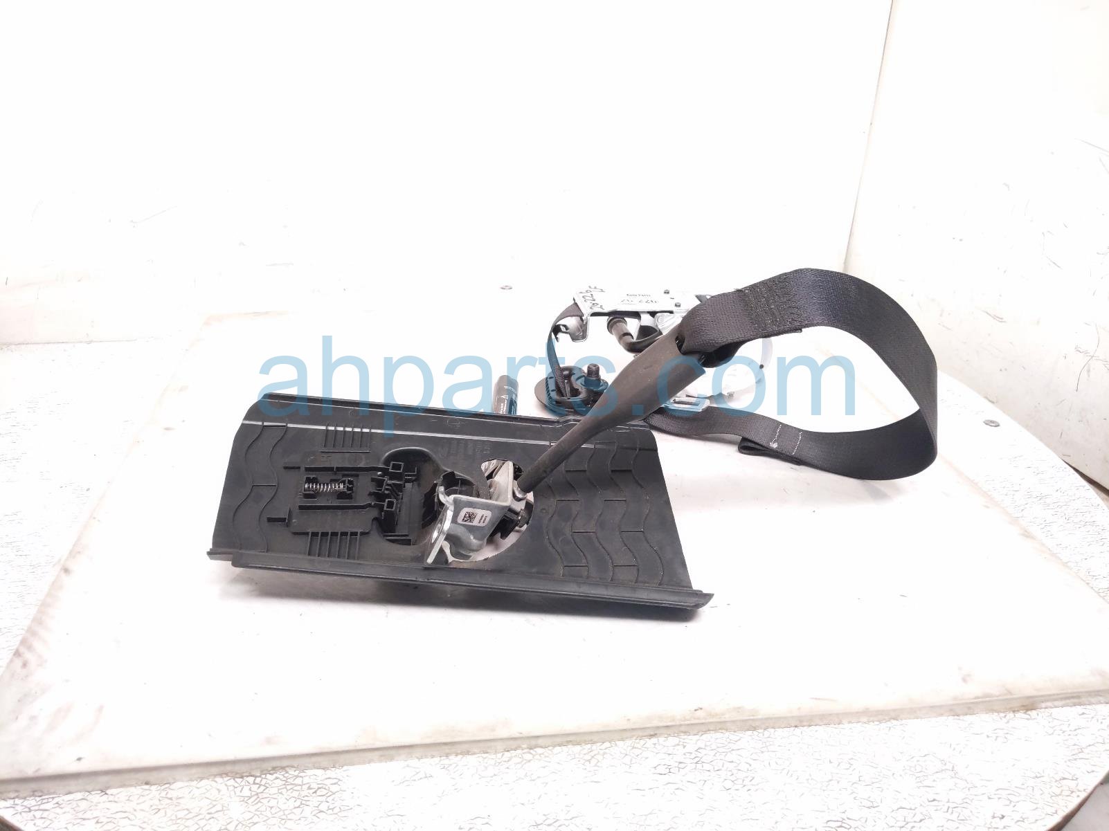 2020 Ford Explorer Front Driver Seat Belt Black LB5Z 78611B09 DA Replacement 2020 Ford Explorer Front Driver Seat Belt Black LB5Z 78611B09 DA Replacement thumbnail