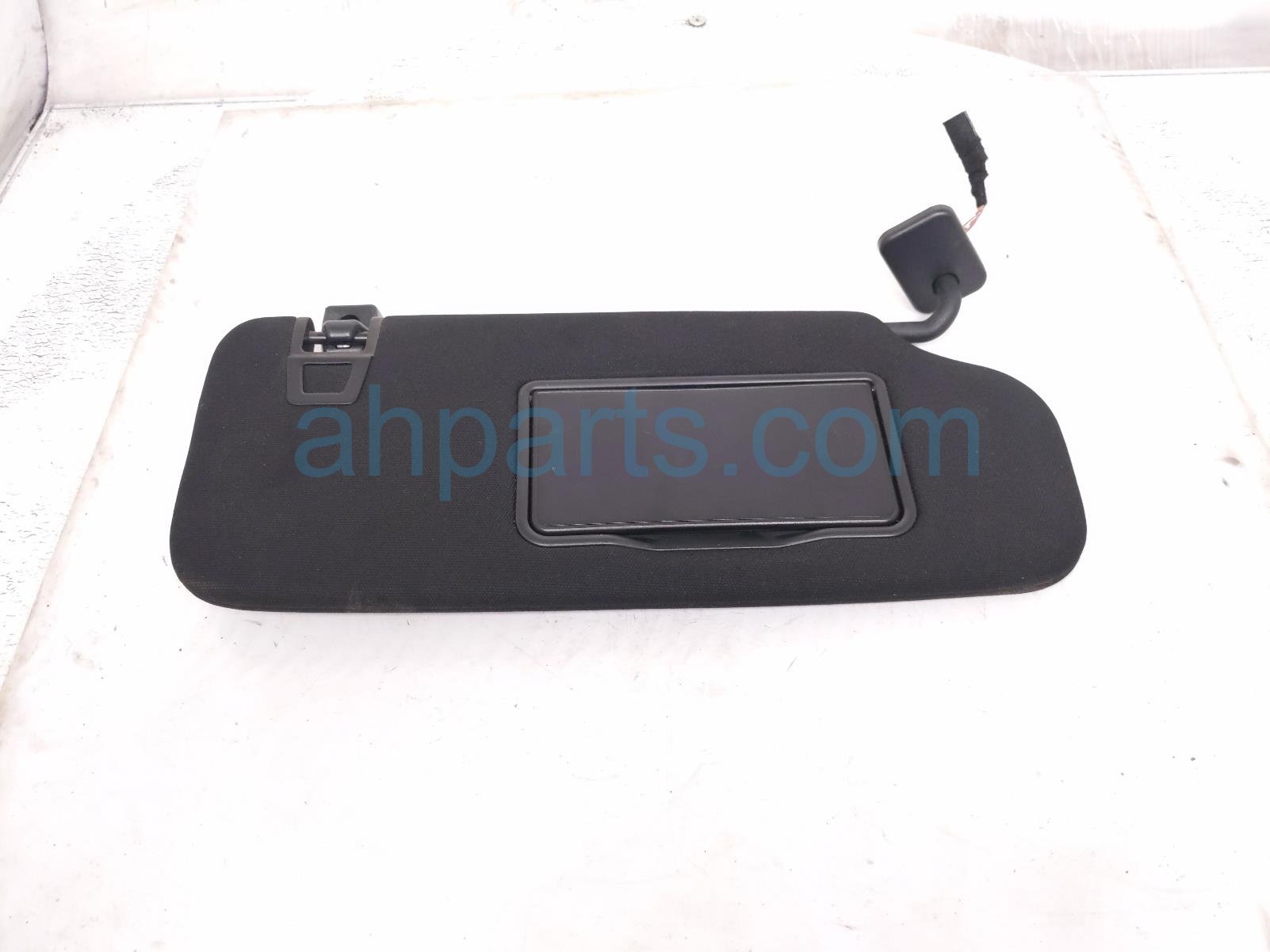 2020 Ford Explorer Passenger Sun Visor Black LB5Z 7804104 AD Replacement 2020 Ford Explorer Passenger Sun Visor Black LB5Z 7804104 AD Replacement thumbnail