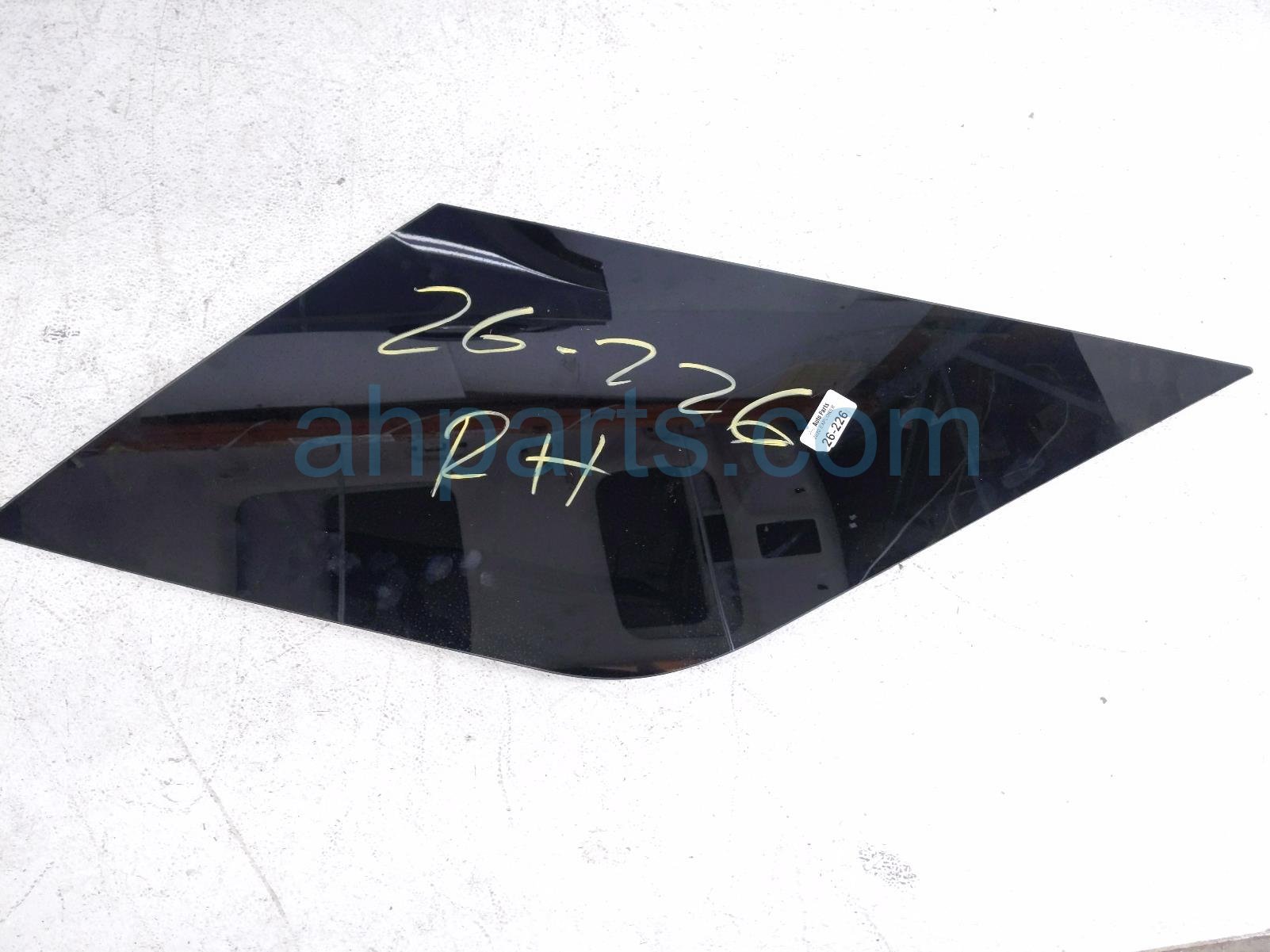 2020 Ford Explorer Passenger Quarter Window Glass LB5Z 7629700 A Replacement 2020 Ford Explorer Passenger Quarter Window Glass LB5Z 7629700 A Replacement thumbnail