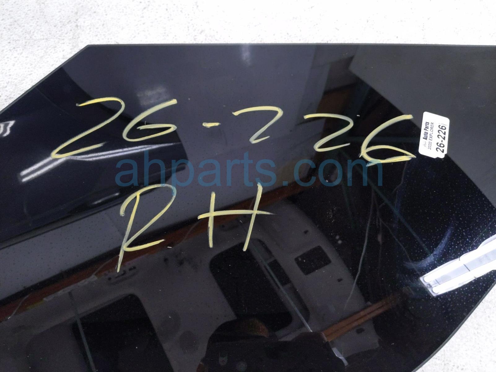 2020 Ford Explorer Passenger Quarter Window Glass LB5Z 7629700 A Replacement 2020 Ford Explorer Passenger Quarter Window Glass LB5Z 7629700 A Replacement thumbnail