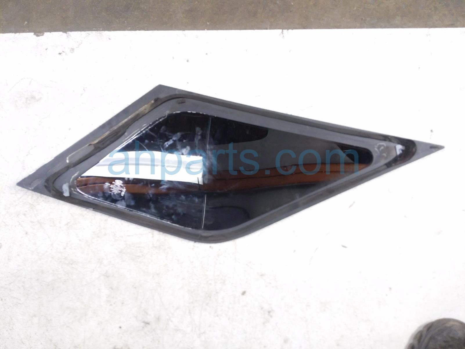2020 Ford Explorer Driver Quarter Window Glass LB5Z 7829701 A Replacement 2020 Ford Explorer Driver Quarter Window Glass LB5Z 7829701 A Replacement thumbnail