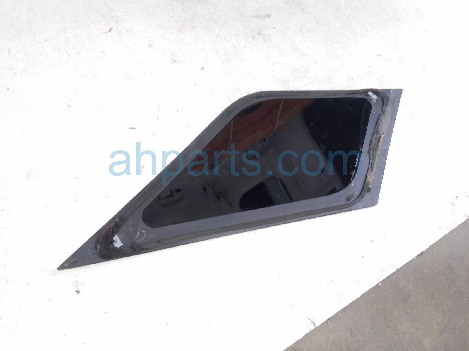2020 Ford Explorer Driver Quarter Window Glass LB5Z 7829701 A Replacement 2020 Ford Explorer Driver Quarter Window Glass LB5Z 7829701 A Replacement thumbnail