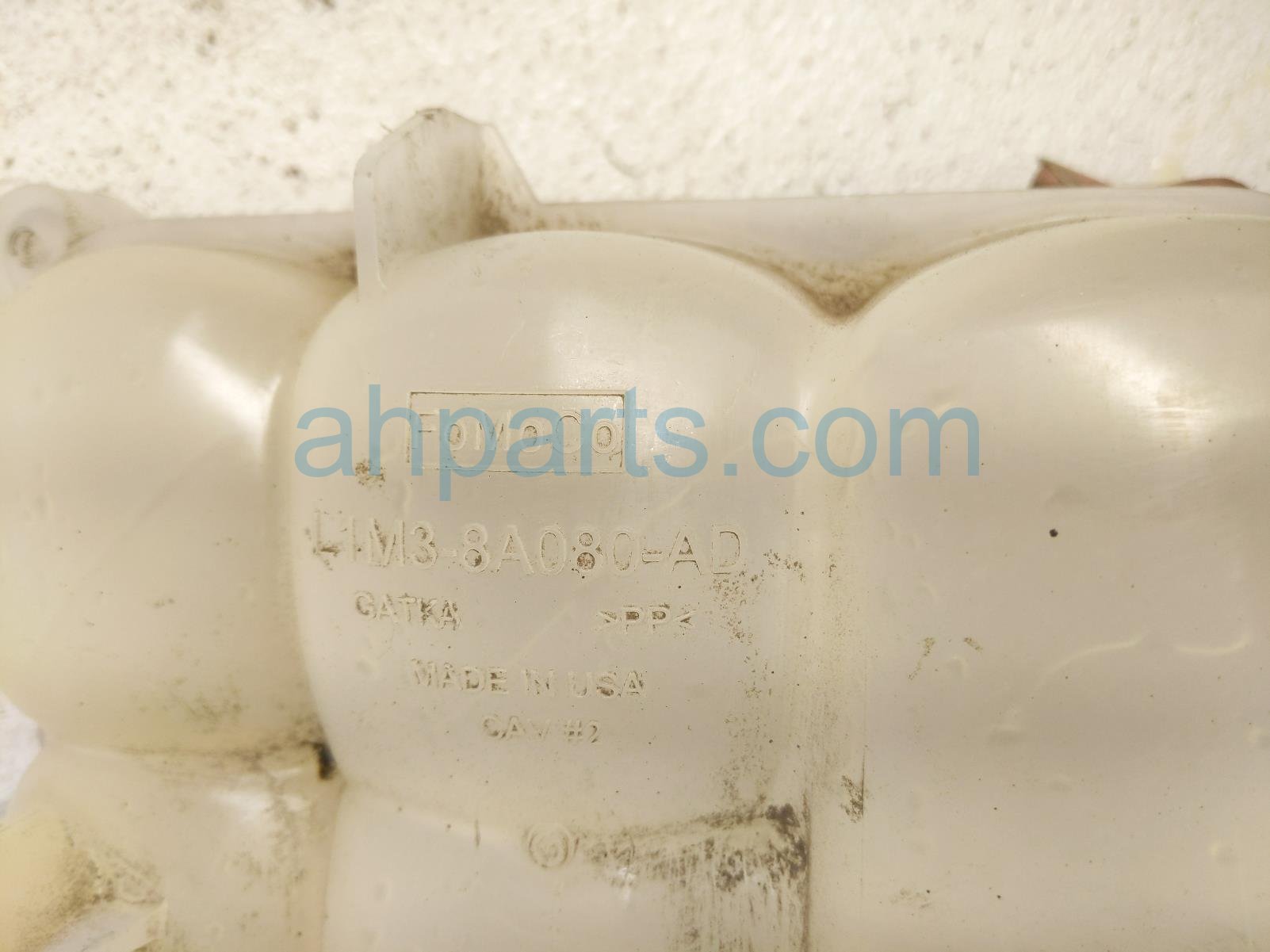 2020 Ford Explorer Coolant Overflow Reservoir Tank L1MZ 8A080 B Replacement 2020 Ford Explorer Coolant Overflow Reservoir Tank L1MZ 8A080 B Replacement thumbnail
