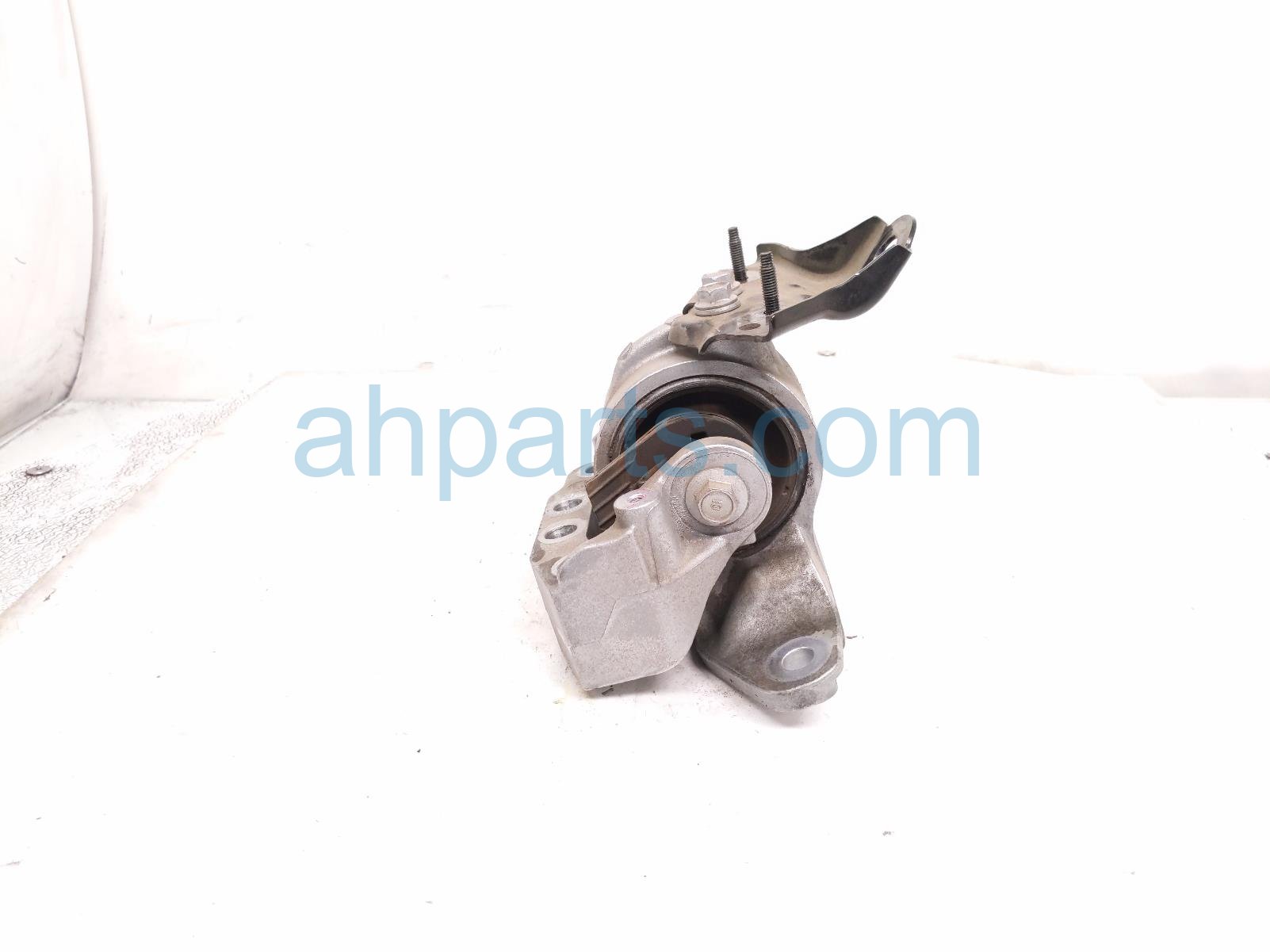 2020 Toyota Avalon Engine/motor Driver Transmission Mount 2.5l Hyb Fwd 12372 F0010 Replacement 2020 Toyota Avalon Engine/motor Driver Transmission Mount 2.5l Hyb Fwd 12372 F0010 Replacement thumbnail