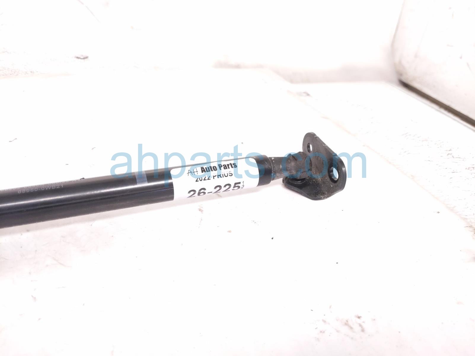 2022 Toyota Prius Passenger Tailgate Lift Support Strut 68950 0WB21 Replacement 2022 Toyota Prius Passenger Tailgate Lift Support Strut 68950 0WB21 Replacement thumbnail