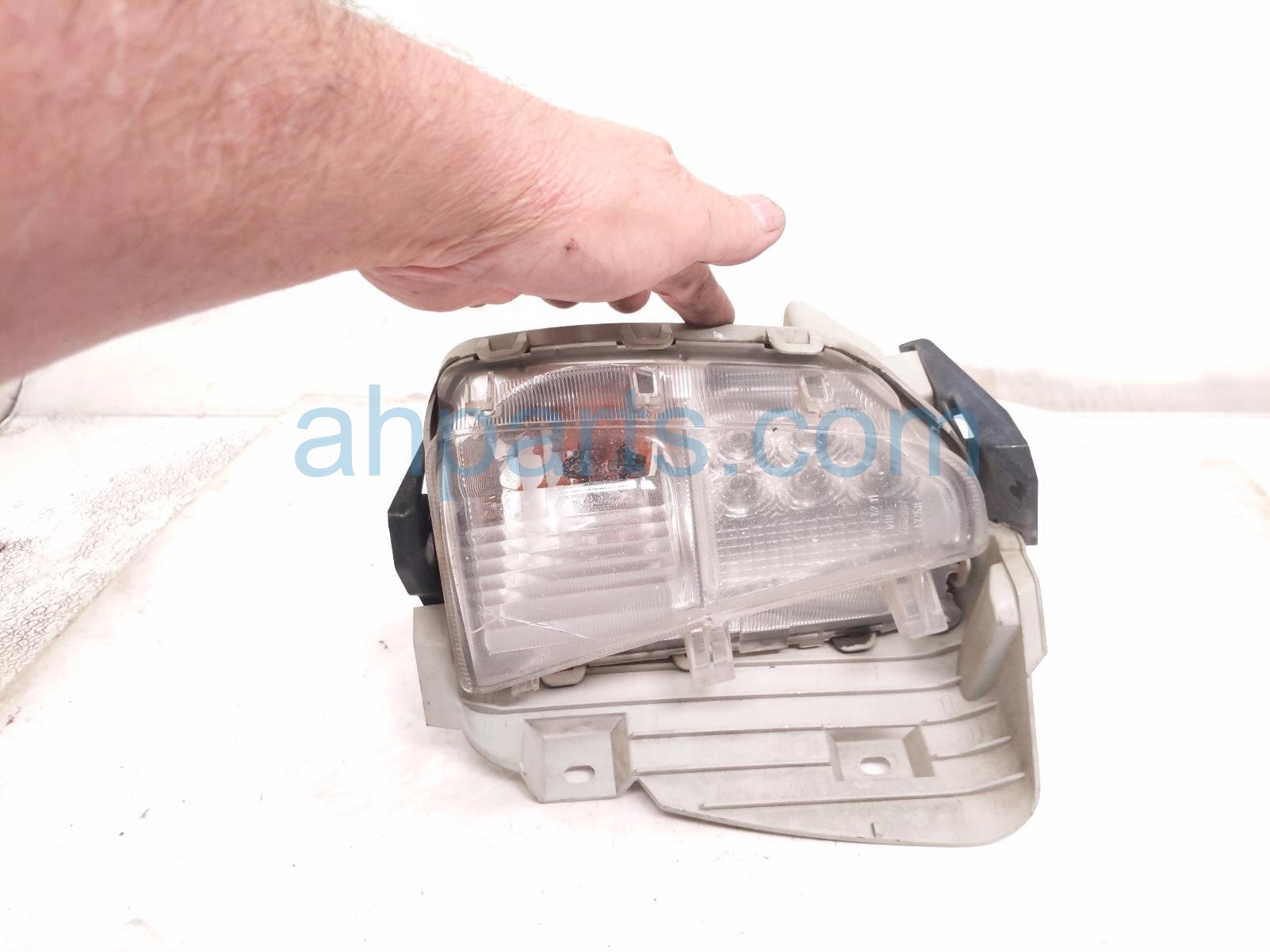 2014 Toyota Prius Driver Fog/turn Signal Lamp Assy 81521 47060 Replacement 2014 Toyota Prius Driver Fog/turn Signal Lamp Assy 81521 47060 Replacement thumbnail