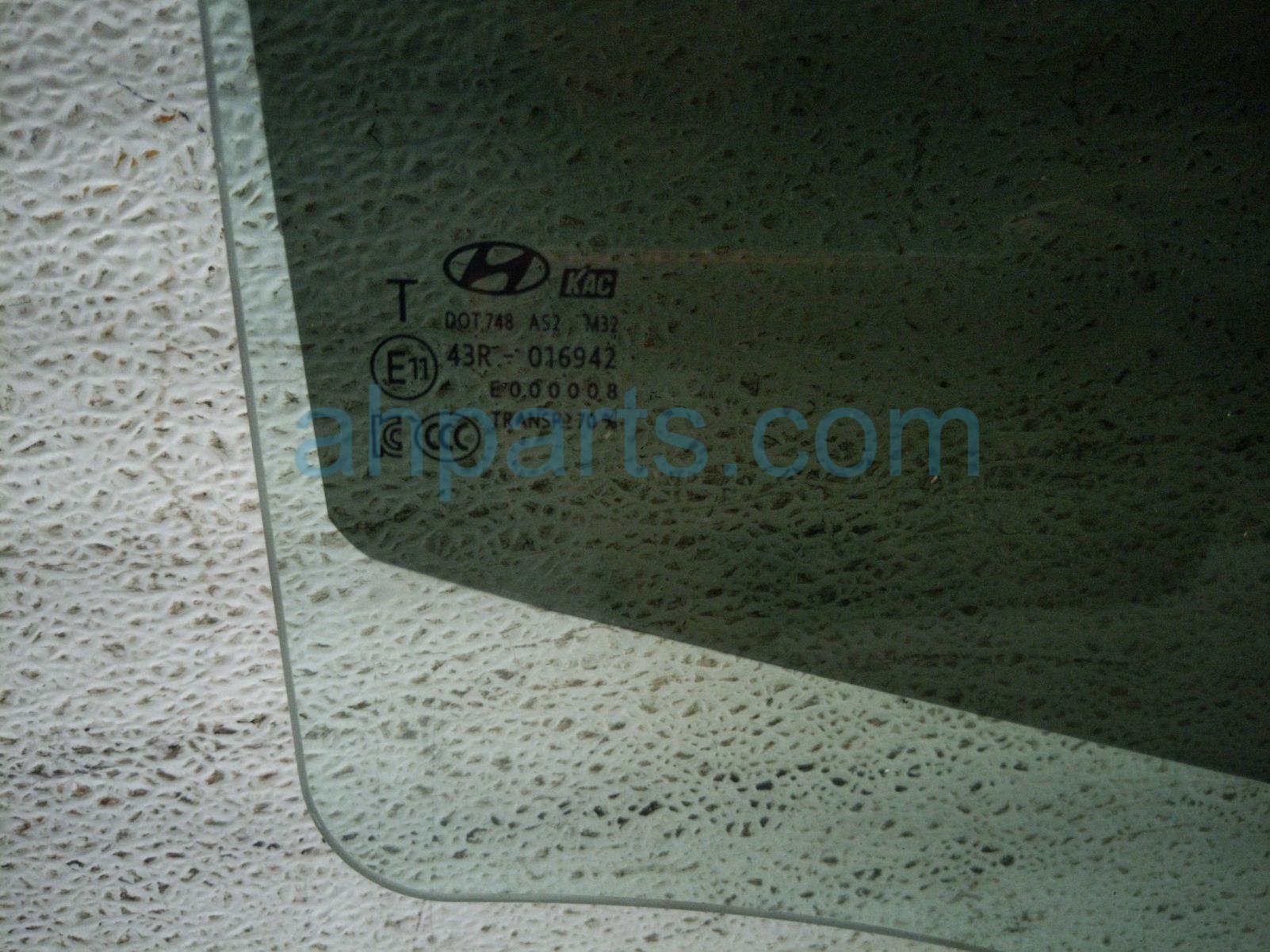 2020 Hyundai Veloster Rear Passenger Door Glass Window 83420 J3000 Replacement 2020 Hyundai Veloster Rear Passenger Door Glass Window 83420 J3000 Replacement thumbnail