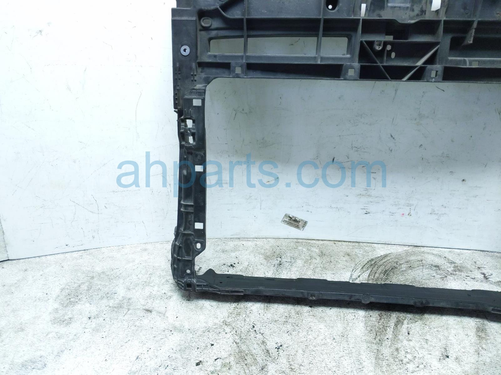 2023 Volkswagen Taos Radiator Core Support 2GJ 805 588 D Replacement 2023 Volkswagen Taos Radiator Core Support 2GJ 805 588 D Replacement thumbnail