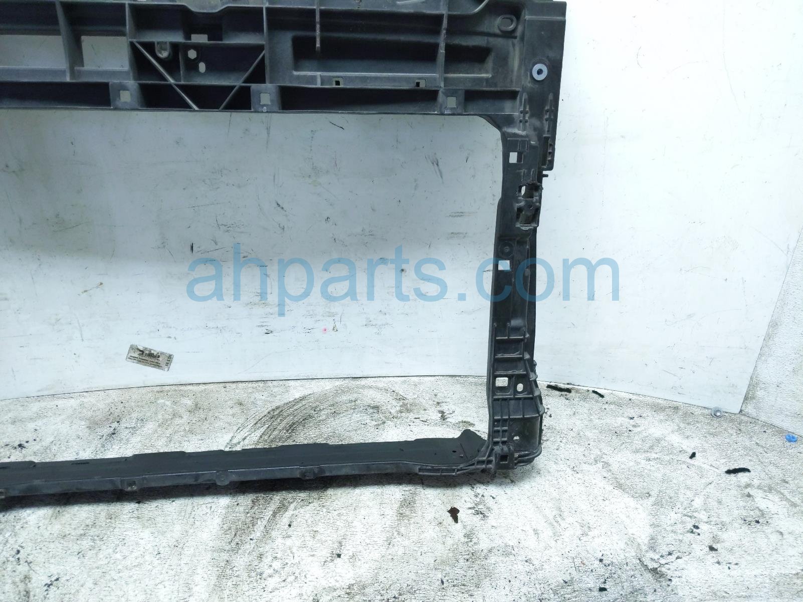 2023 Volkswagen Taos Radiator Core Support 2GJ 805 588 D Replacement 2023 Volkswagen Taos Radiator Core Support 2GJ 805 588 D Replacement thumbnail