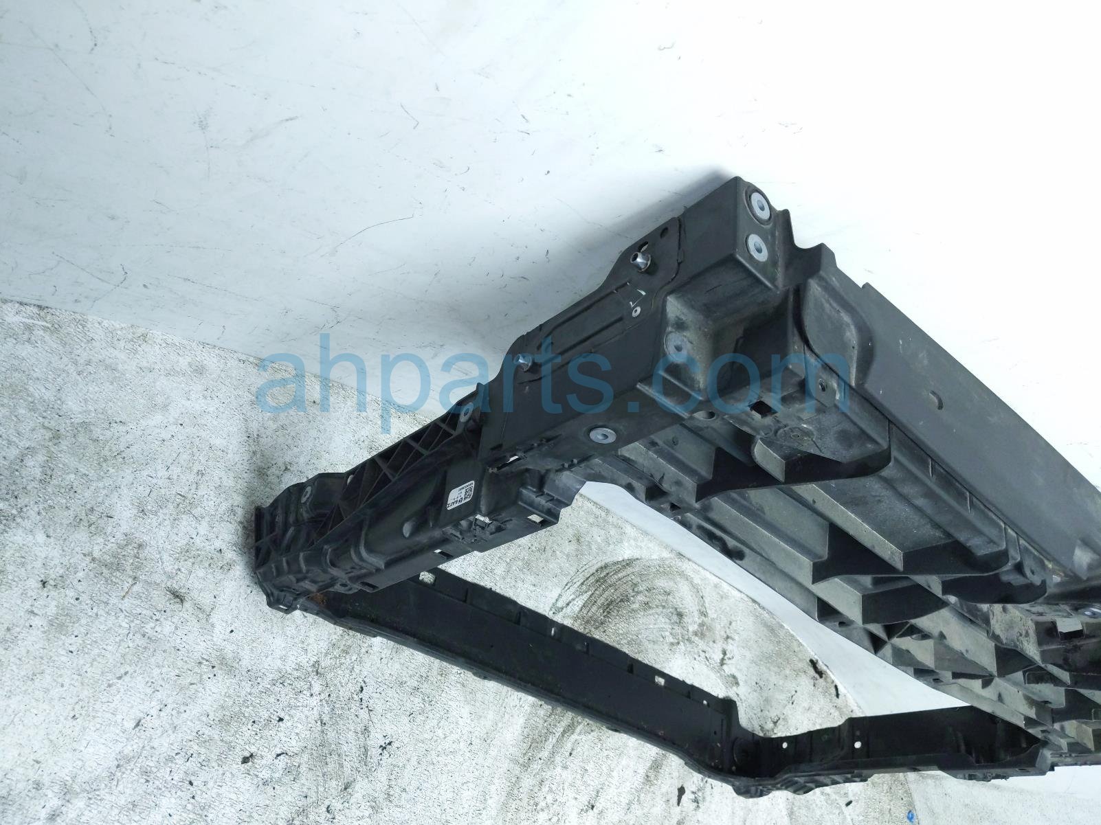 2023 Volkswagen Taos Radiator Core Support 2GJ 805 588 D Replacement 2023 Volkswagen Taos Radiator Core Support 2GJ 805 588 D Replacement thumbnail