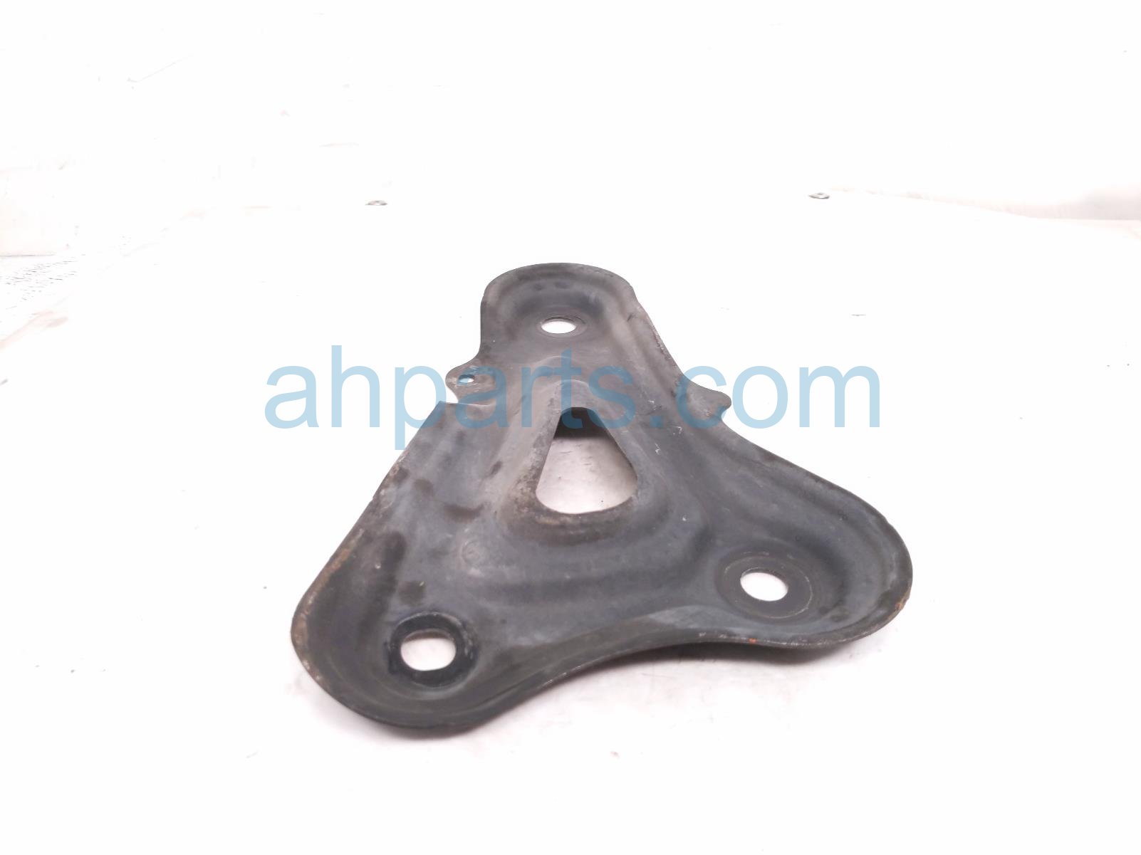 2014 Toyota Prius Front Driver Apron Gusset Brace 52258 21040 Replacement 2014 Toyota Prius Front Driver Apron Gusset Brace 52258 21040 Replacement thumbnail