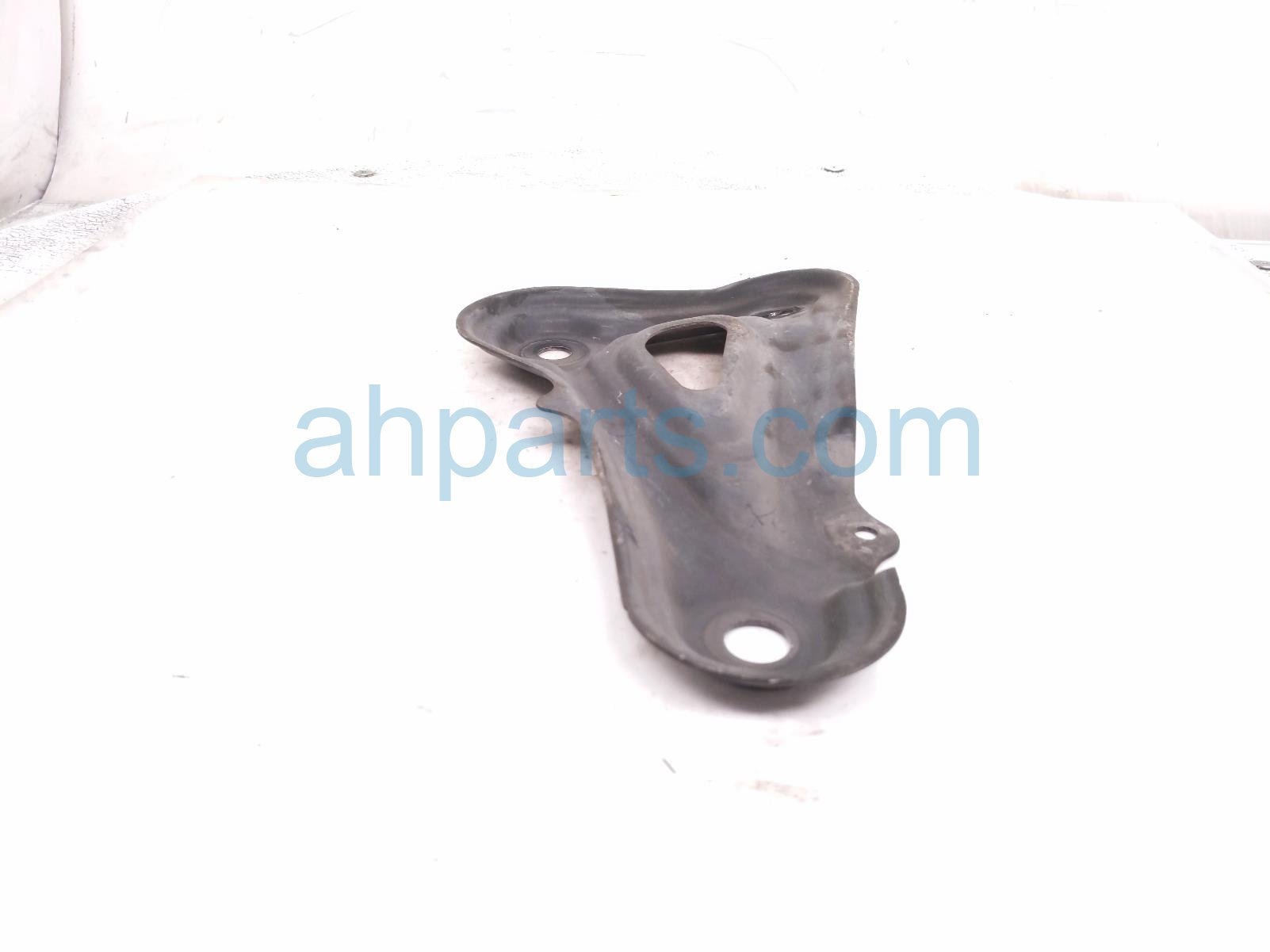 2014 Toyota Prius Front Driver Apron Gusset Brace 52258 21040 Replacement 2014 Toyota Prius Front Driver Apron Gusset Brace 52258 21040 Replacement thumbnail
