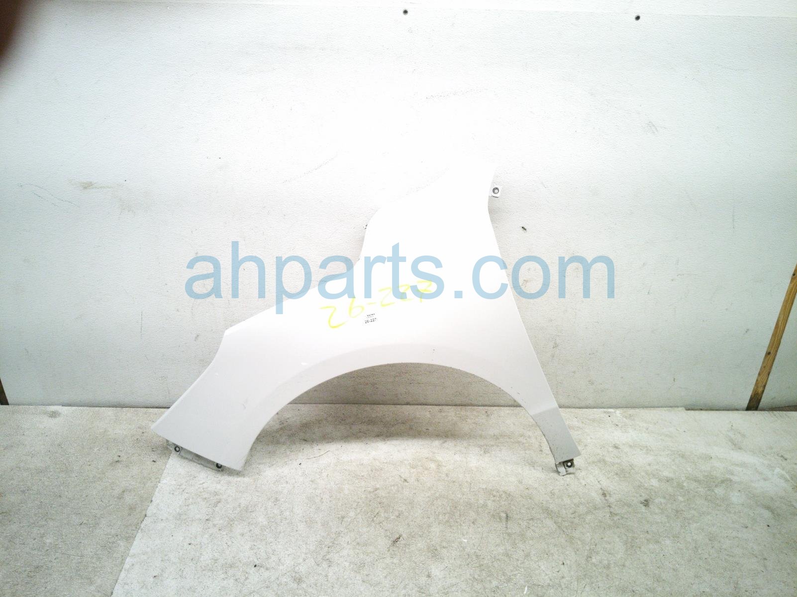 Acura LH FENDER - WHITE
