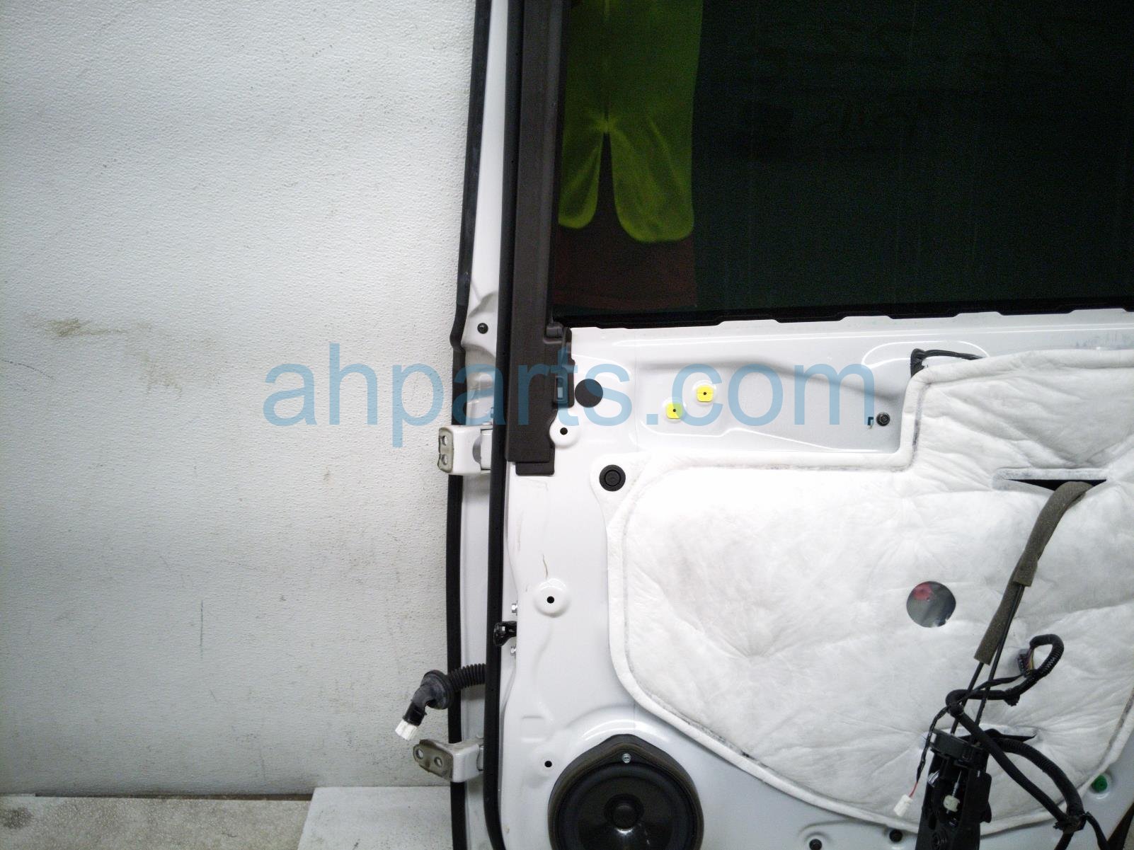 2020 Acura MDX Rear Passenger Door White No Inside Trim 67510 TZ5 A70ZZ Replacement 2020 Acura MDX Rear Passenger Door White No Inside Trim 67510 TZ5 A70ZZ Replacement thumbnail