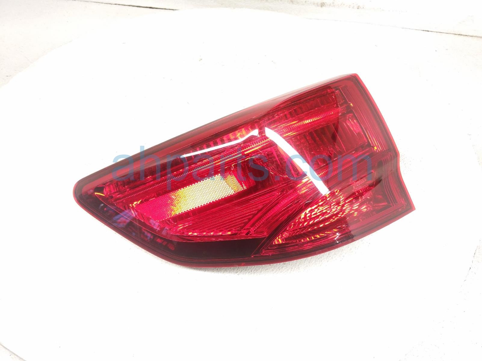 Acura LH TAIL LAMP (ON BODY)