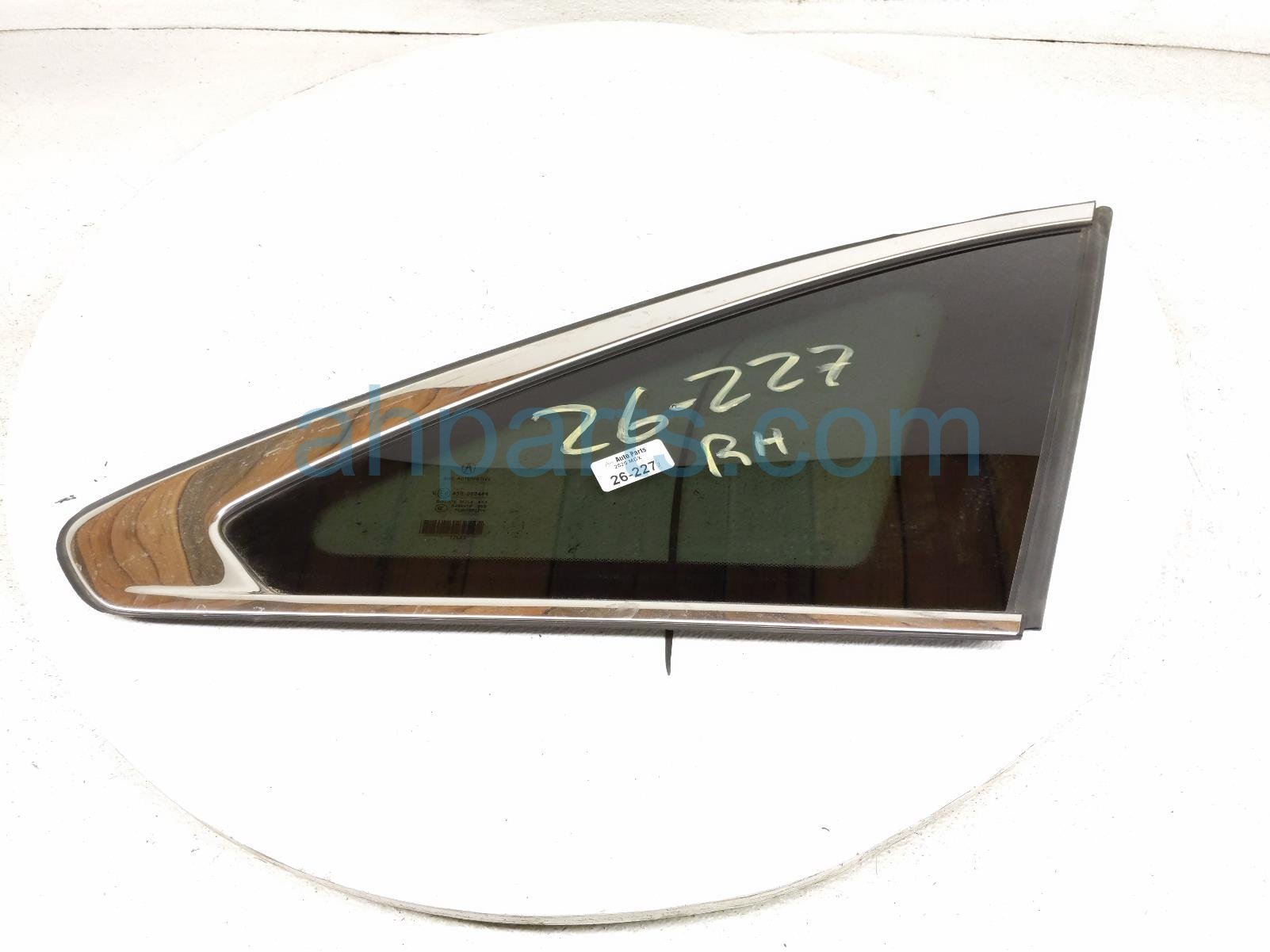 Acura RH QUARTER WINDOW GLASS