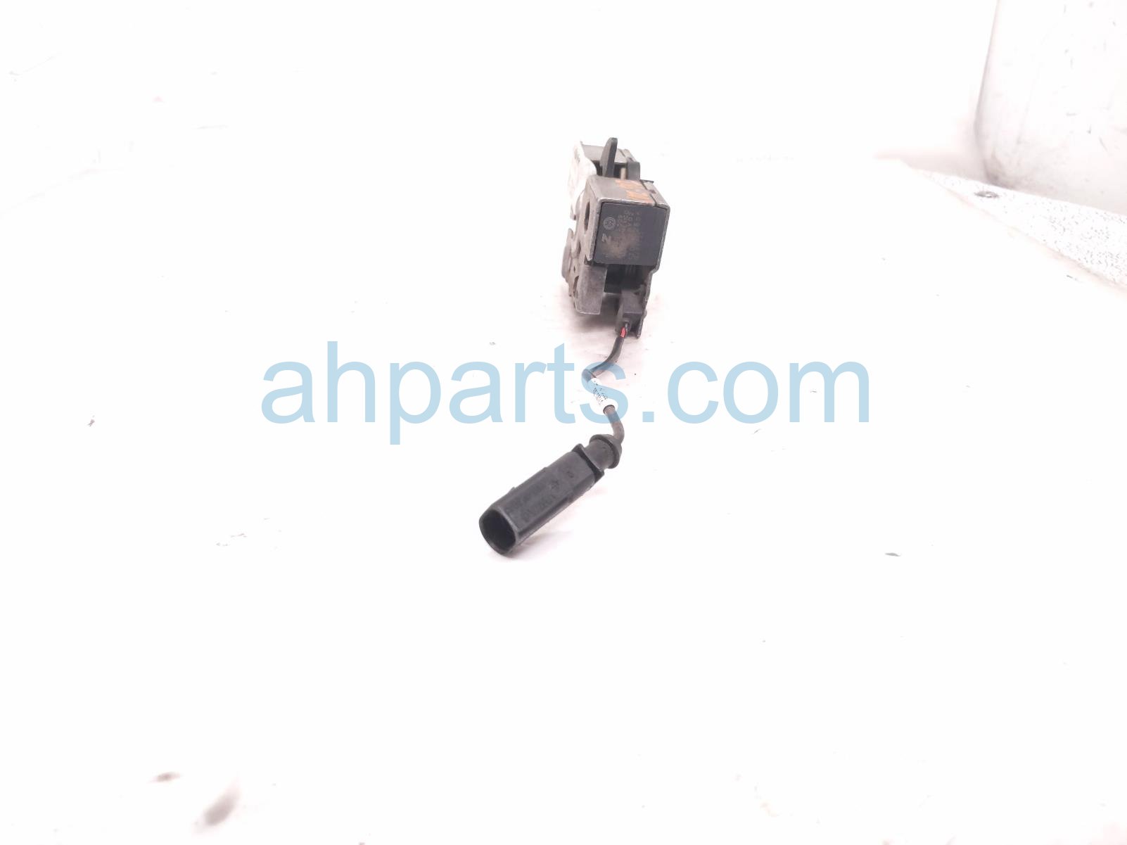 2023 Volkswagen Taos Hood Lock / Latch Assy 2GJ 823 509 Replacement 2023 Volkswagen Taos Hood Lock / Latch Assy 2GJ 823 509 Replacement thumbnail