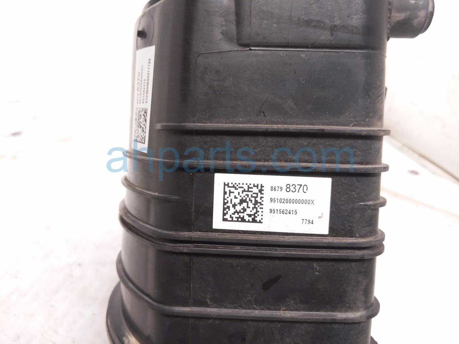 2024 Chevy Corvette Fuel Vapor Charcoal Canister 6.2l 86798371 Replacement 2024 Chevy Corvette Fuel Vapor Charcoal Canister 6.2l 86798371 Replacement thumbnail