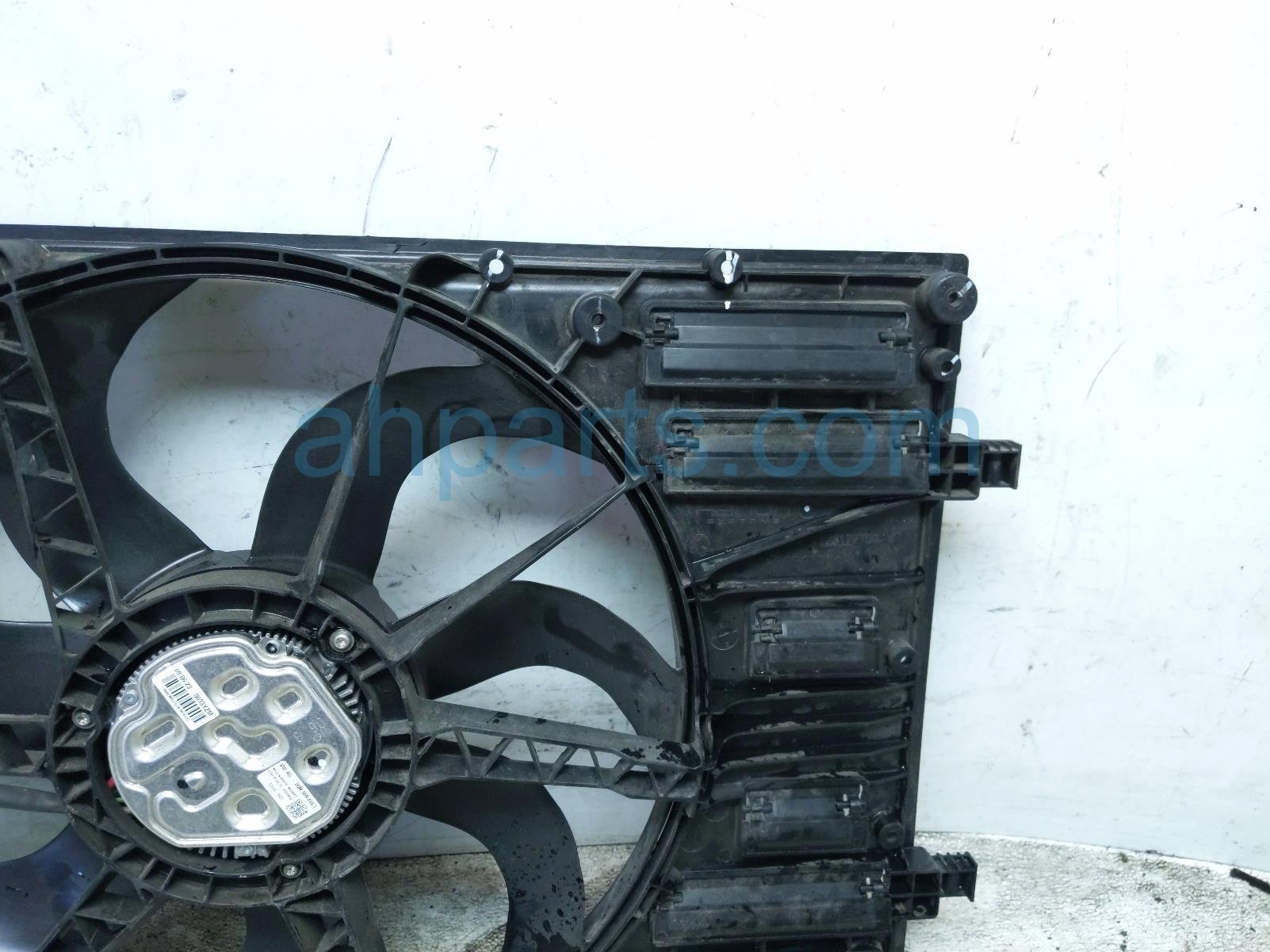2023 Volkswagen Taos Cooling Radiator Fan Assembly 5QM 121 203 H Replacement 2023 Volkswagen Taos Cooling Radiator Fan Assembly 5QM 121 203 H Replacement thumbnail