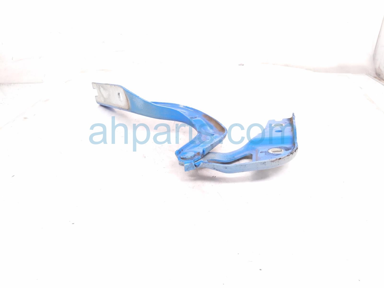 2023 Volkswagen Taos Driver Hood Hinge Blue 2GJ 823 301 A Replacement 2023 Volkswagen Taos Driver Hood Hinge Blue 2GJ 823 301 A Replacement thumbnail