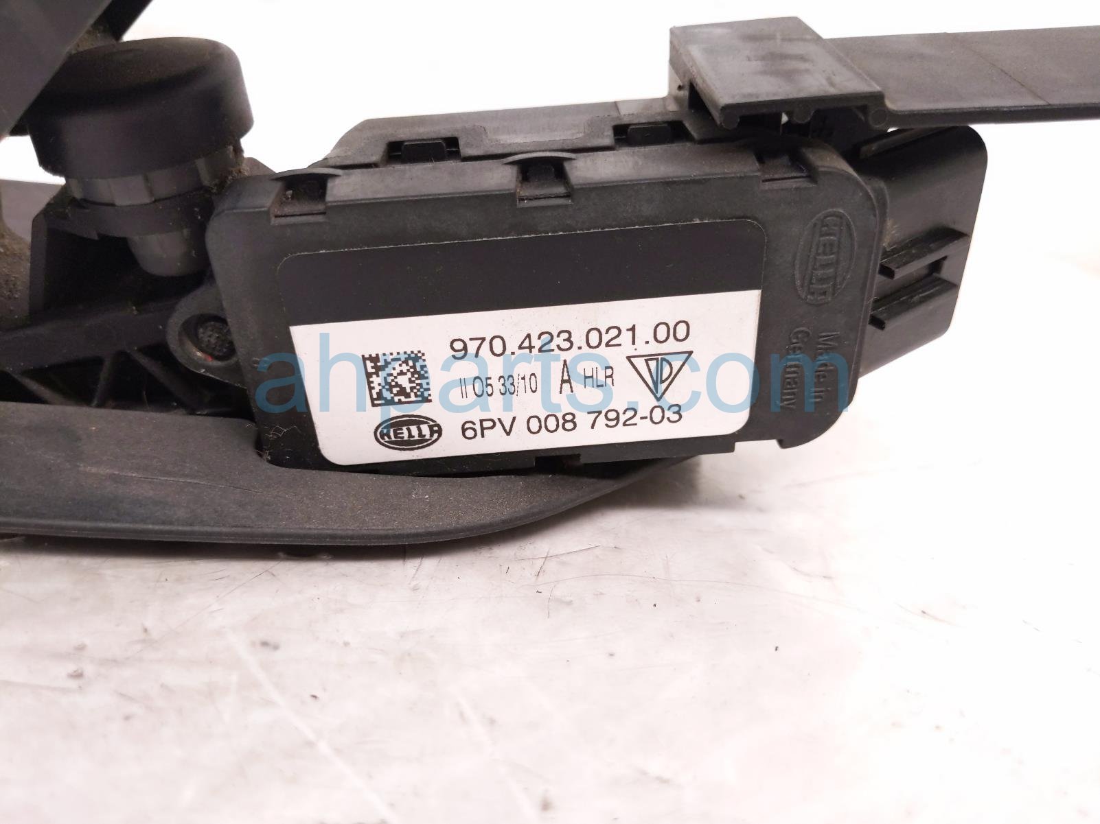 2011 Porsche Panamera Gas / Accelerator Pedal Assy 4.8l 827 723 511 B Replacement 2011 Porsche Panamera Gas / Accelerator Pedal Assy 4.8l 827 723 511 B Replacement thumbnail